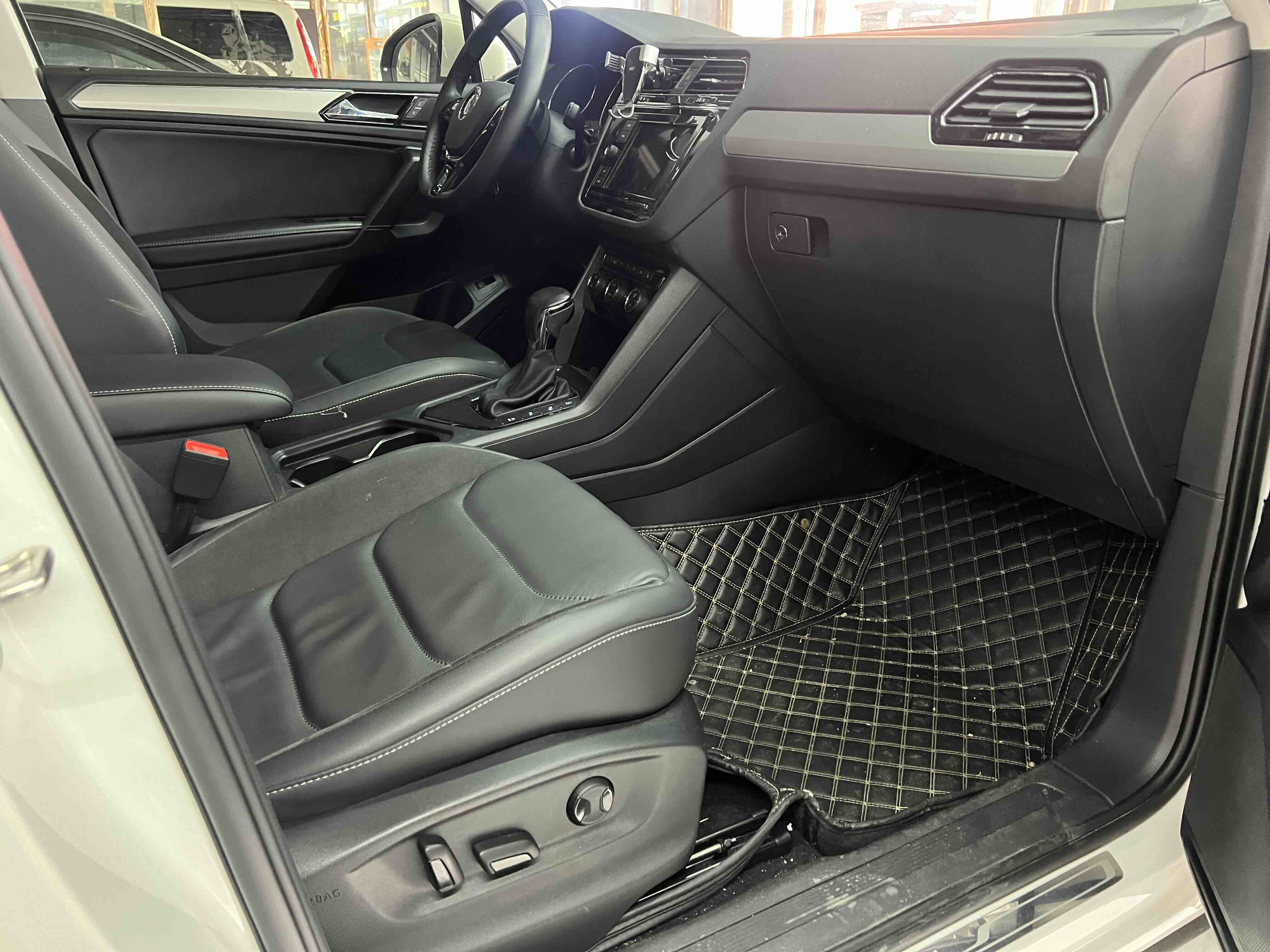 Volkswagen Tiguan L 2019 #8 Volkswagen Tiguan L 2019 car image #8