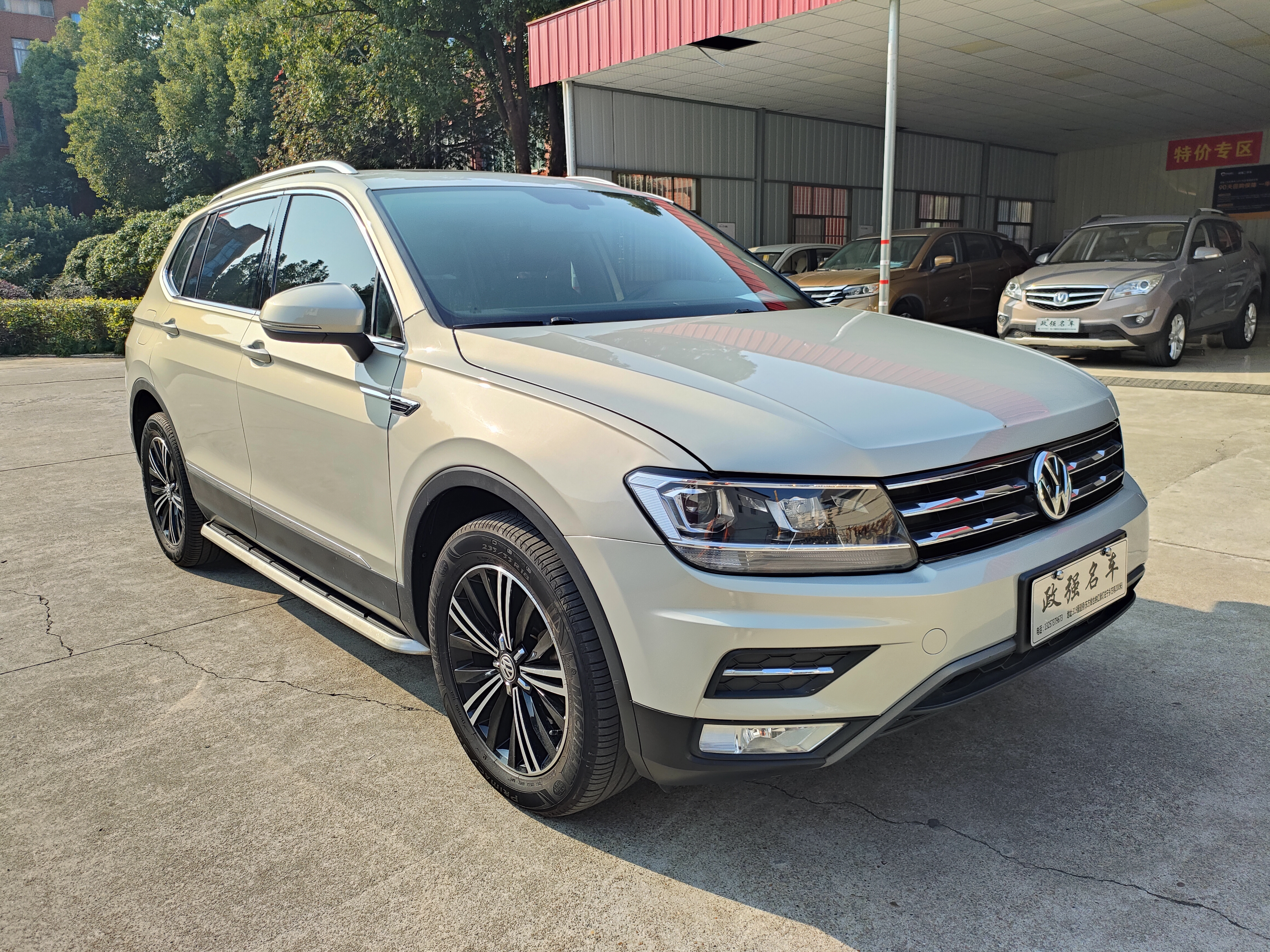 Volkswagen Tiguan L 2019 immagine di auto #8