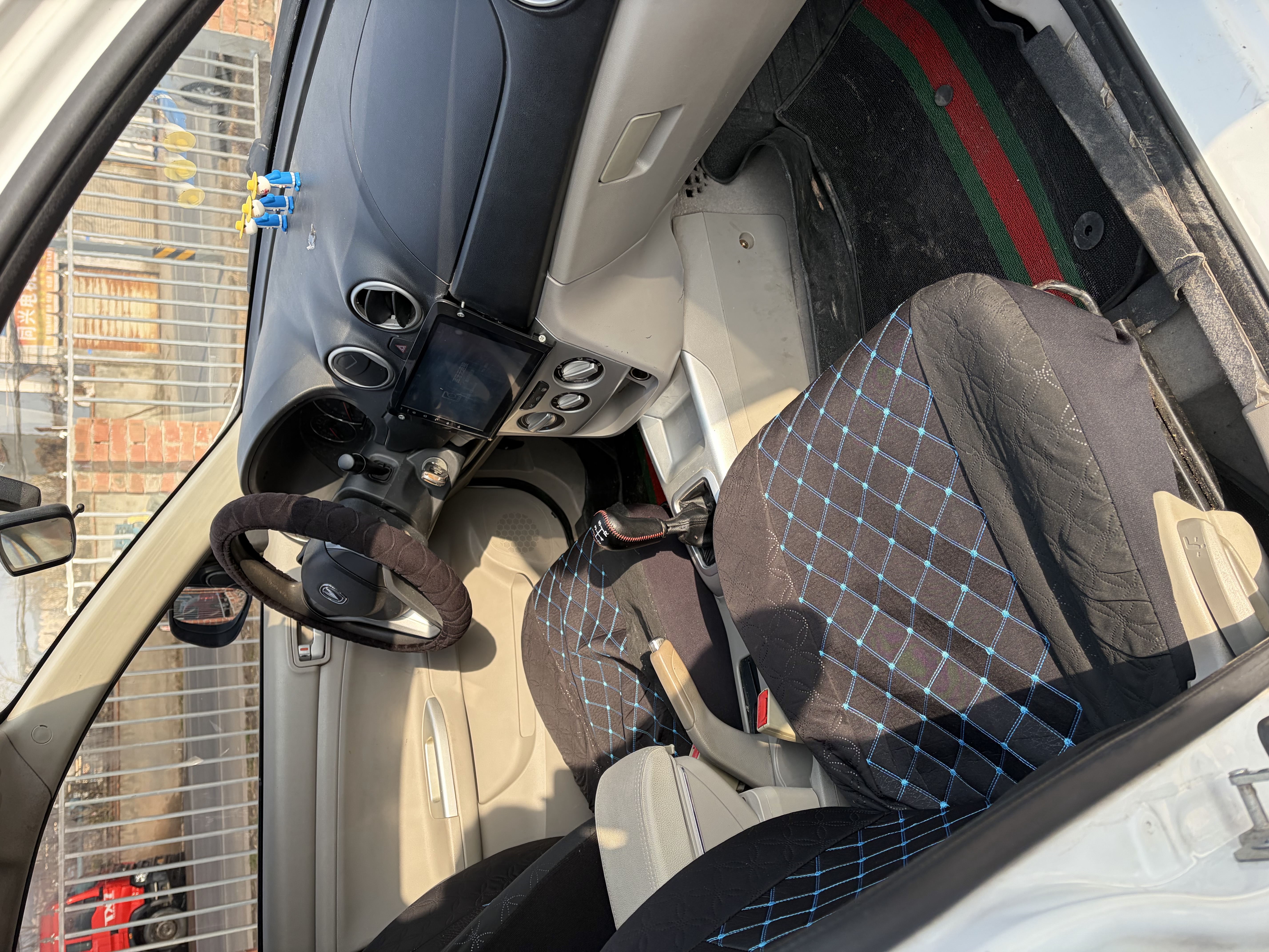 Changan Alsvin V3 2015 #8 Changan Alsvin V3 2015 car image #8