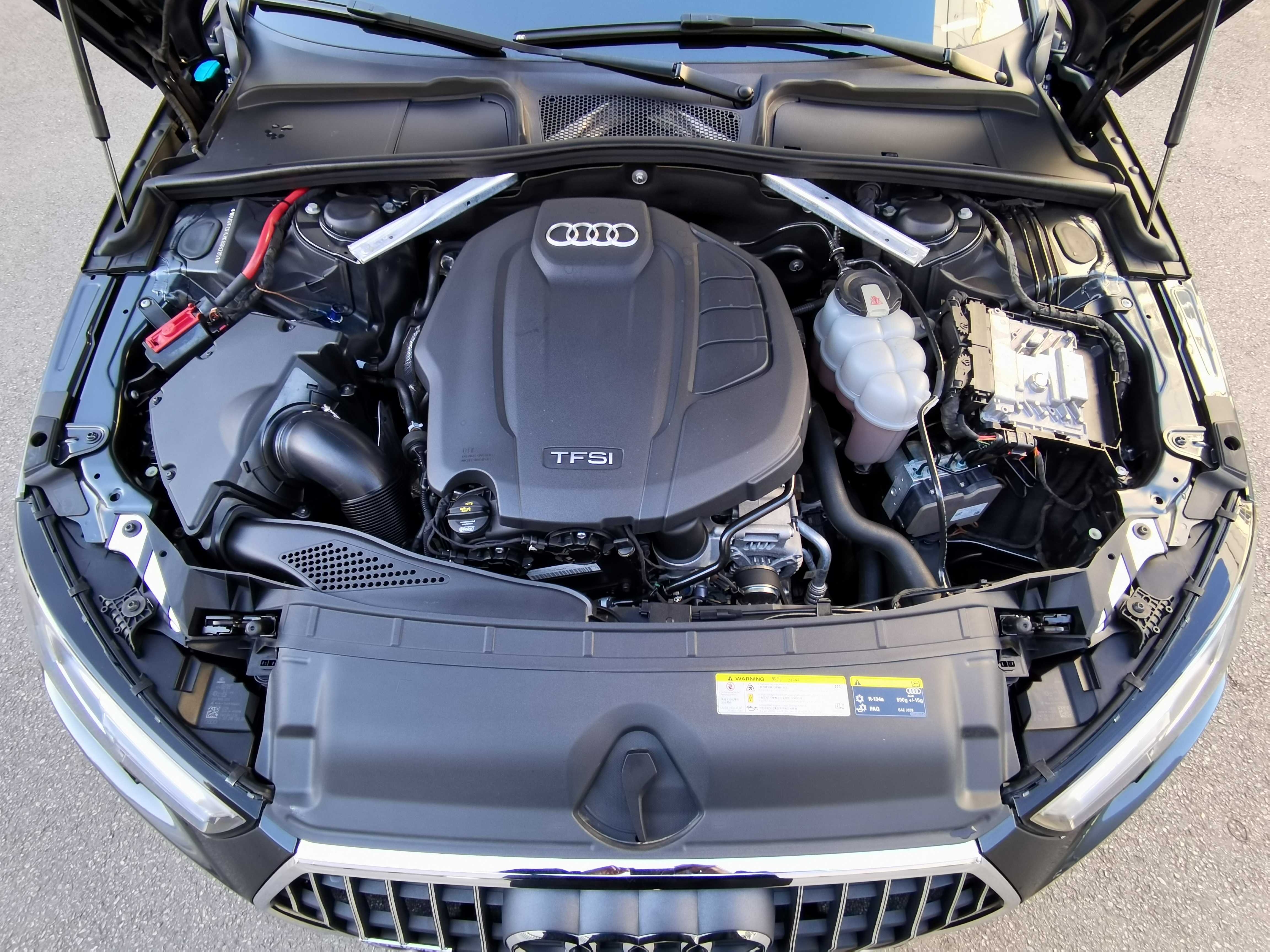 Audi A4 (Imported) 2019 #8 Audi A4 (Imported) 2019 car image #8