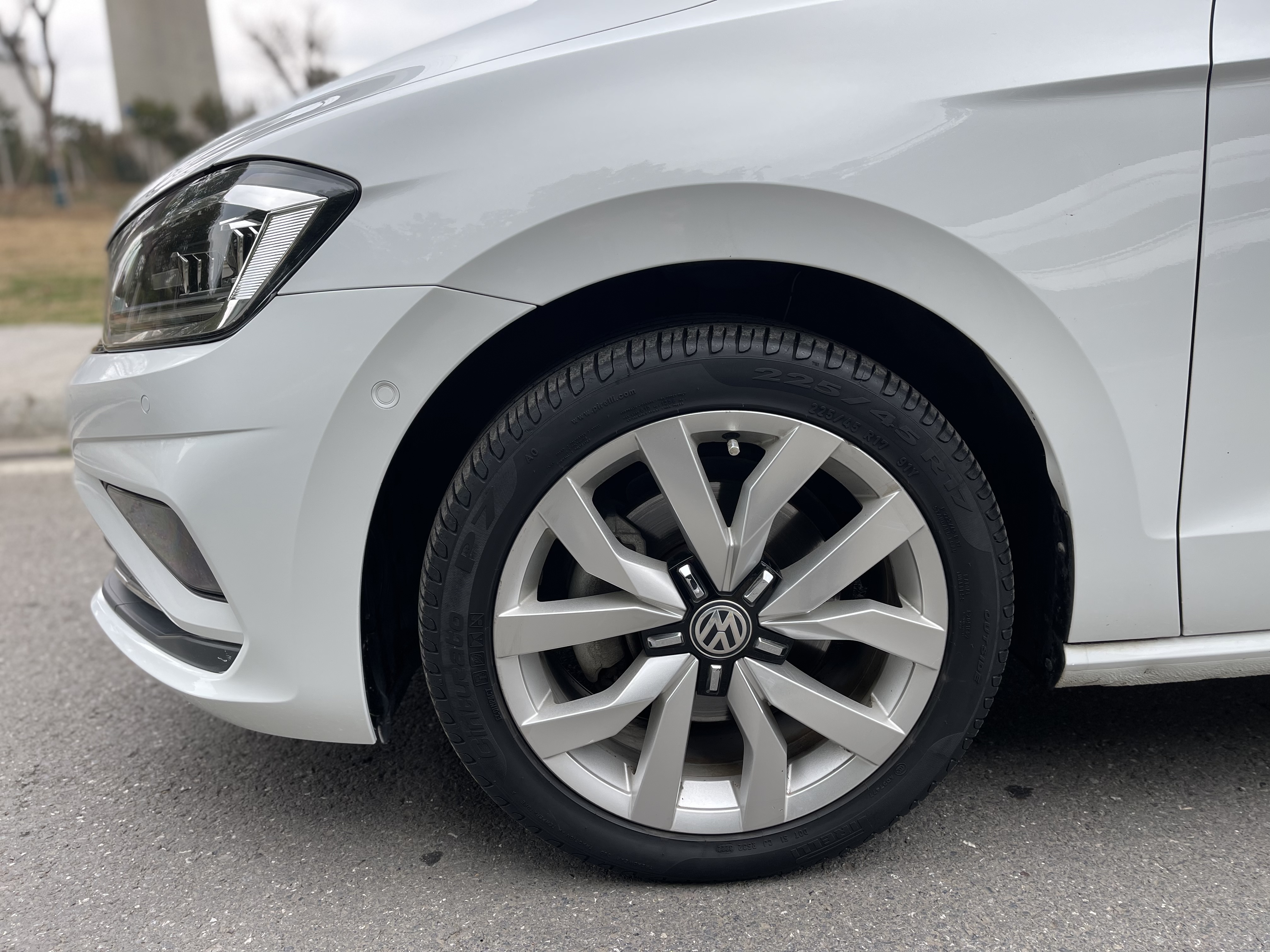 Volkswagen 2019 car image #8