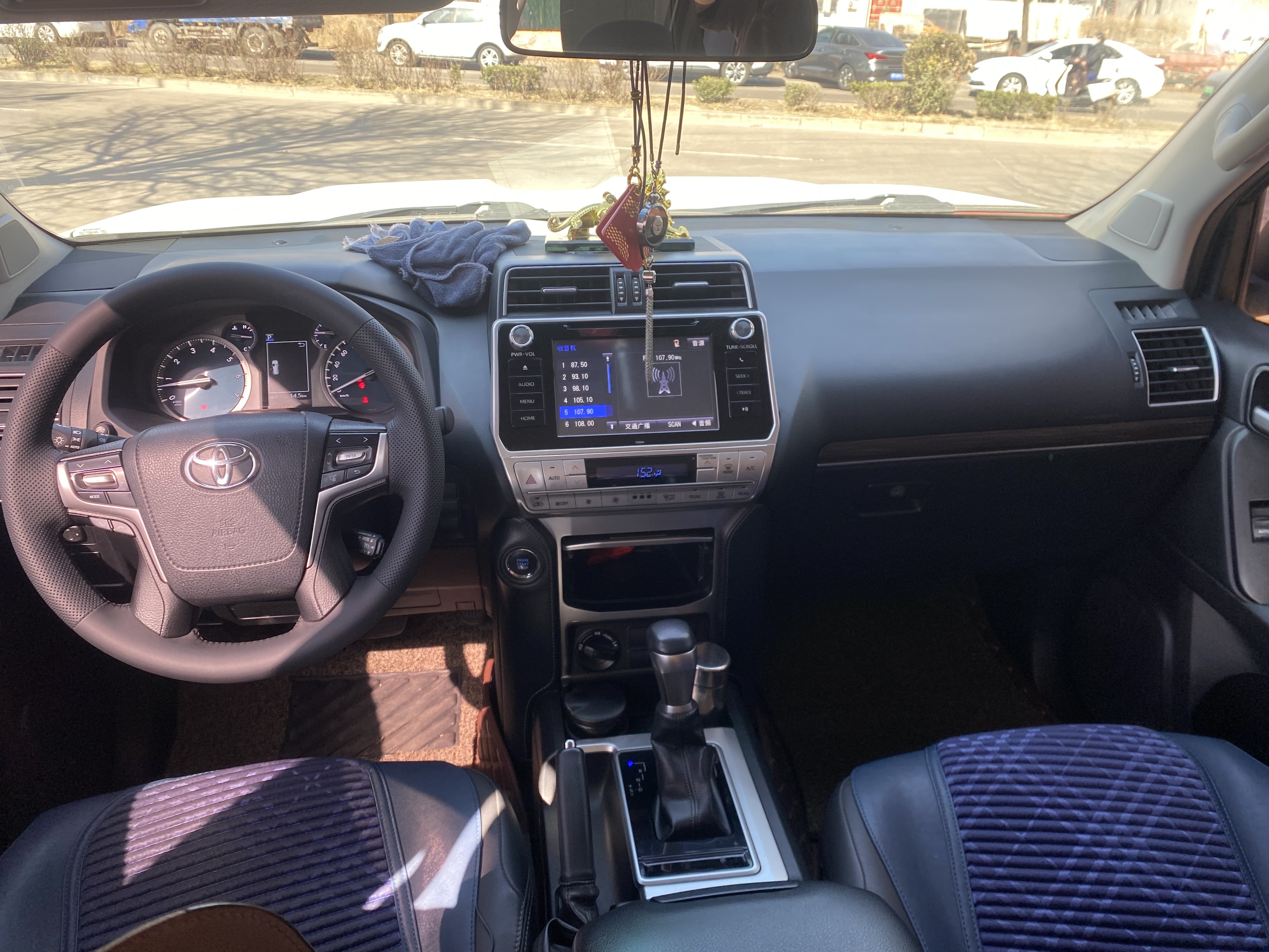 Toyota Land Cruiser Prado 2019 #8 Toyota Land Cruiser Prado 2019 صورة سيارة #8