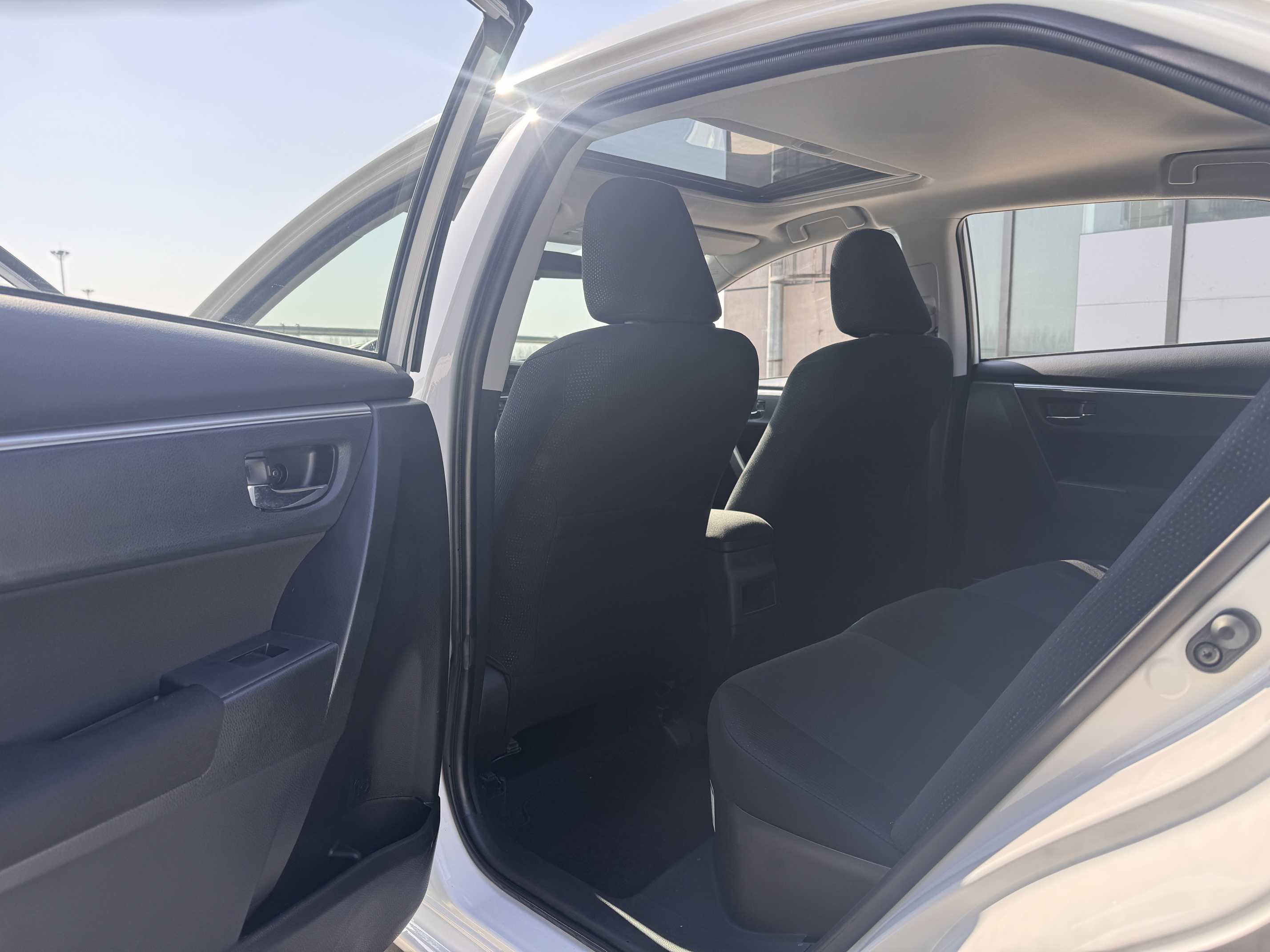 Toyota Corolla Hybird E+ 2023 immagine di auto #8