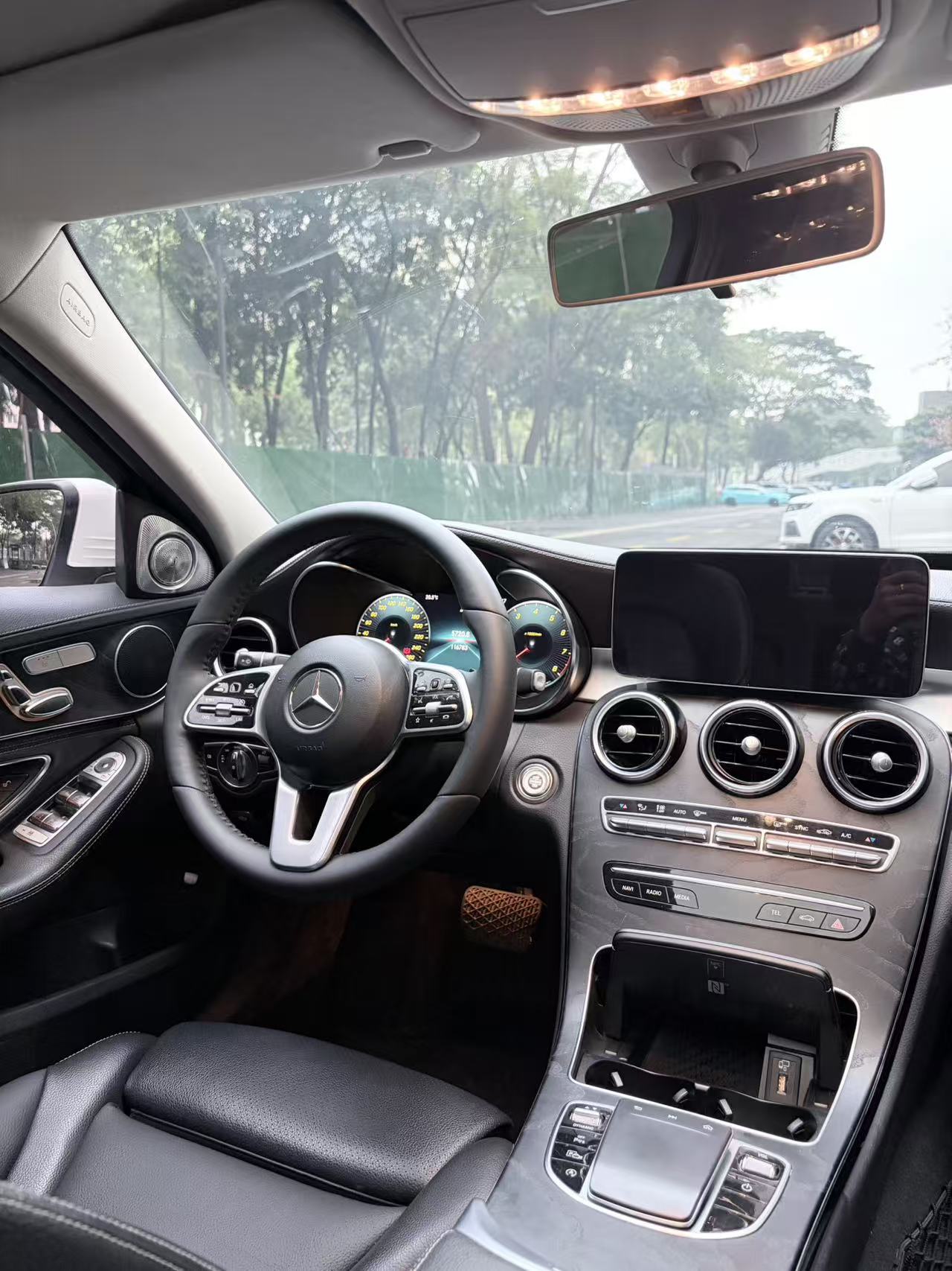 Mercedes-Benz C Class 2018 car image #8