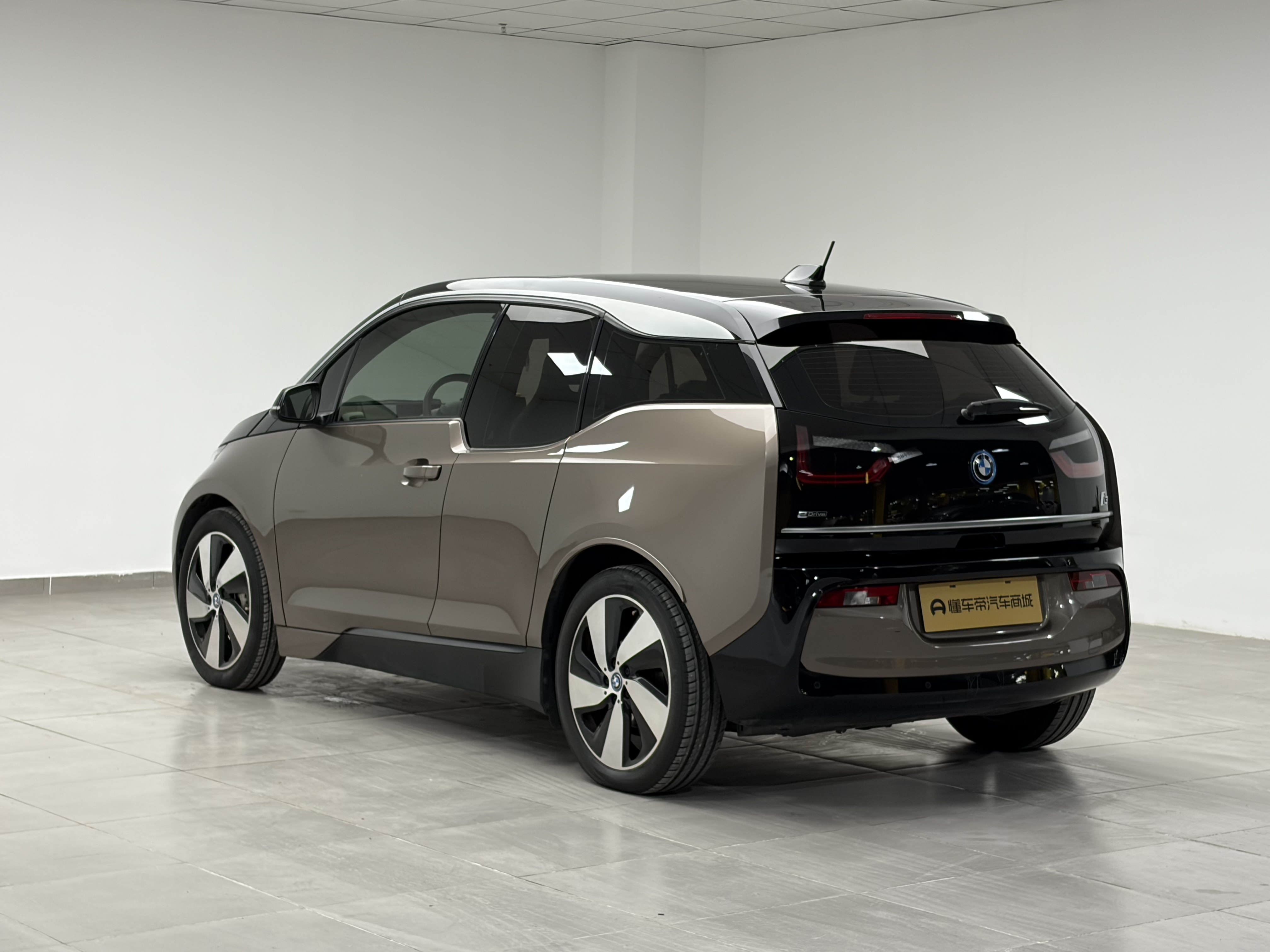 BMW i3 (Imported) 2019 #8 BMW i3 (Imported) 2019 car image #8