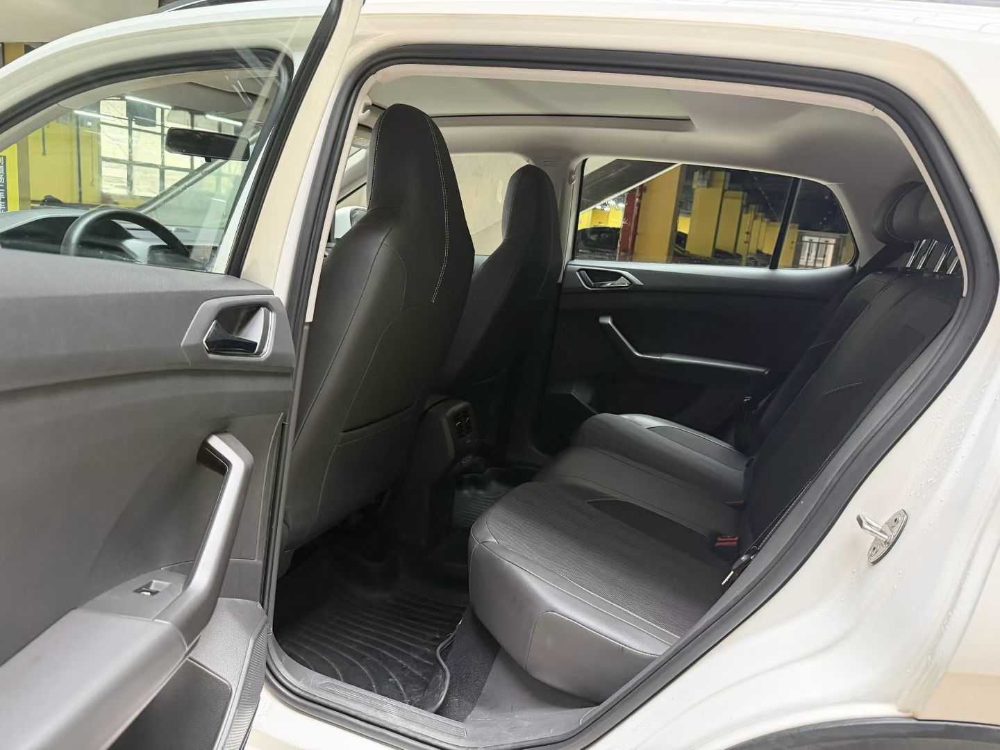 Volkswagen T-Cross 2019 #8 Volkswagen T-Cross 2019 car image #8