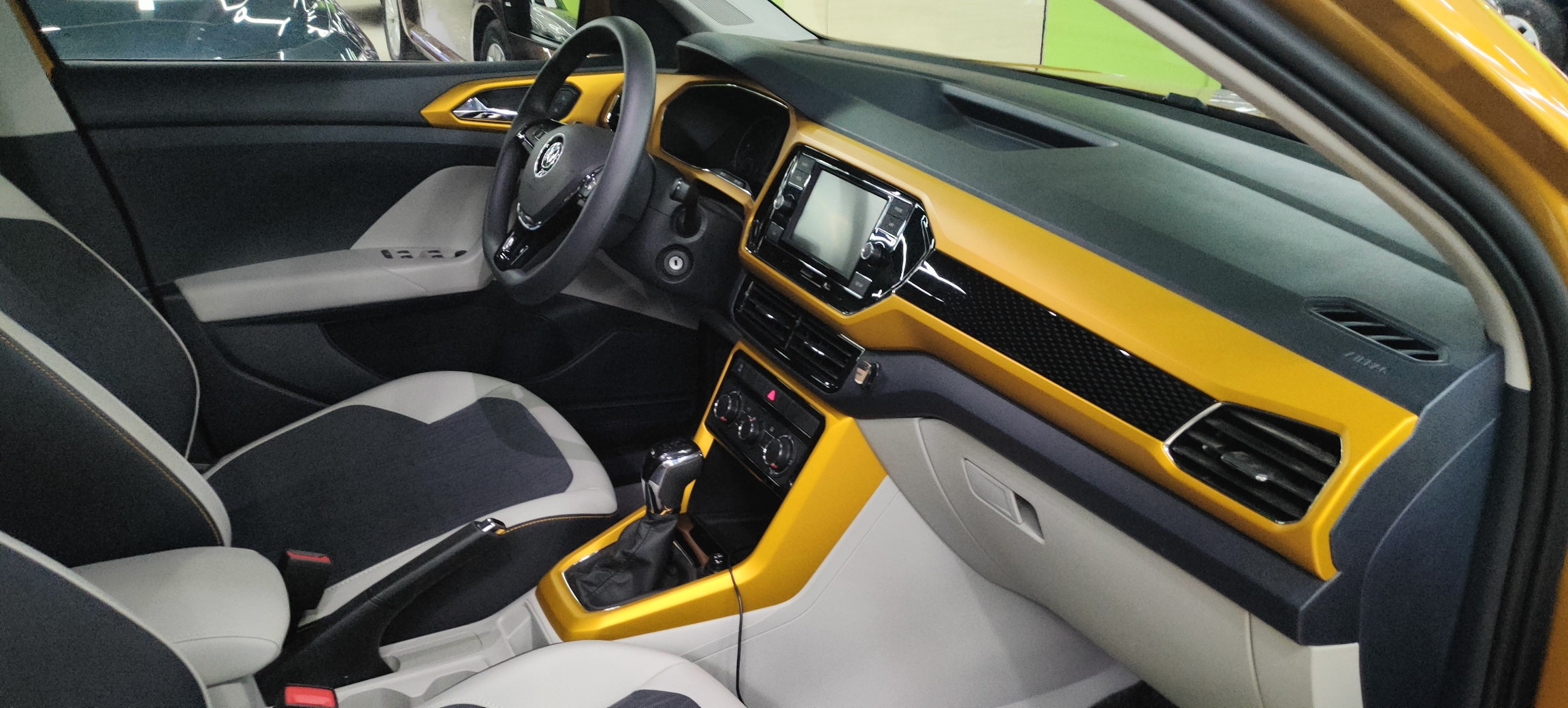 Volkswagen T-Cross 2020 #8 Volkswagen T-Cross 2020 car image #8
