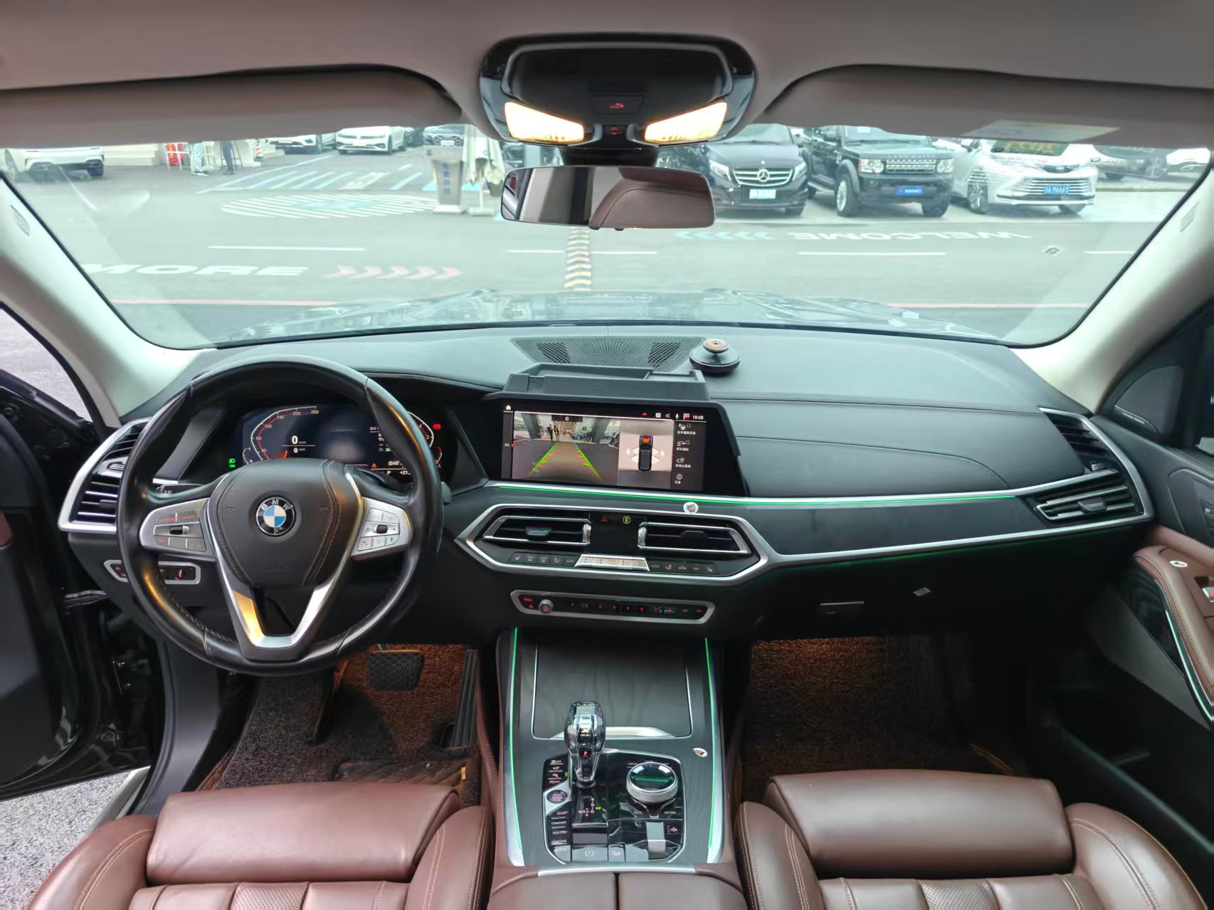 BMW X7 M60i 2019 car image #8