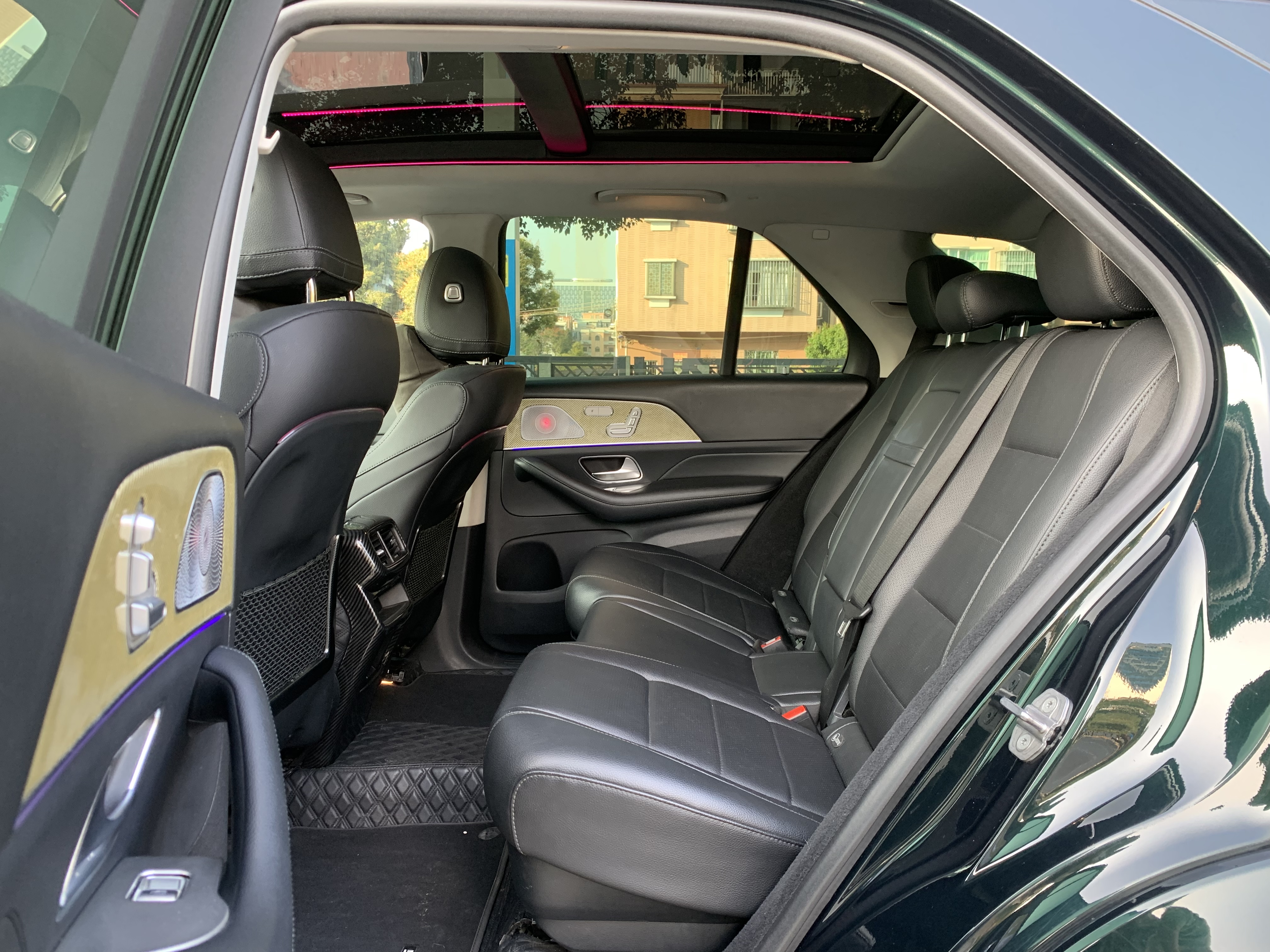 Mercedes-Benz GLE Class 2020 car image #8