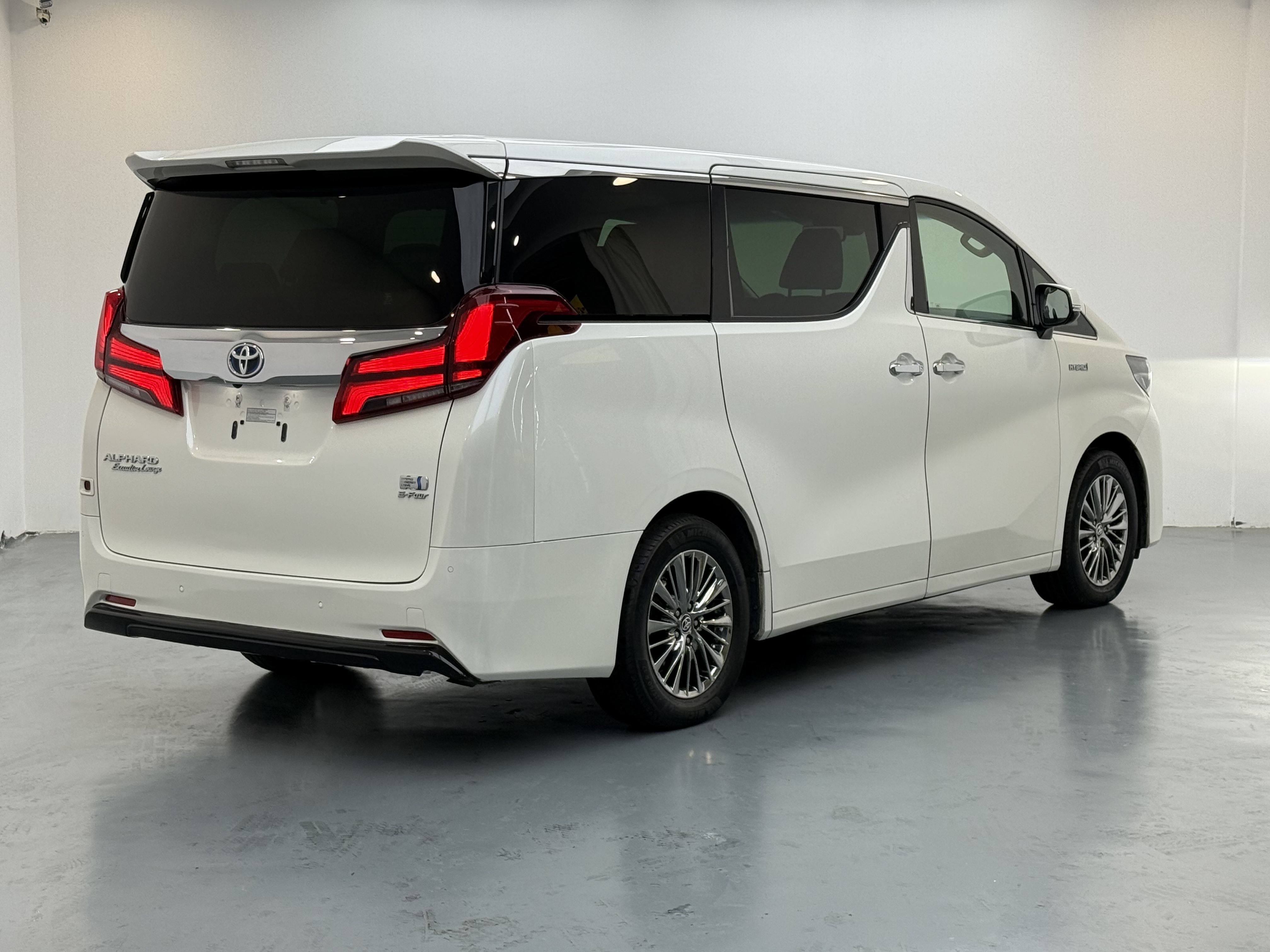 Toyota Alphard 2020 #8 Toyota Alphard 2020 car image #8