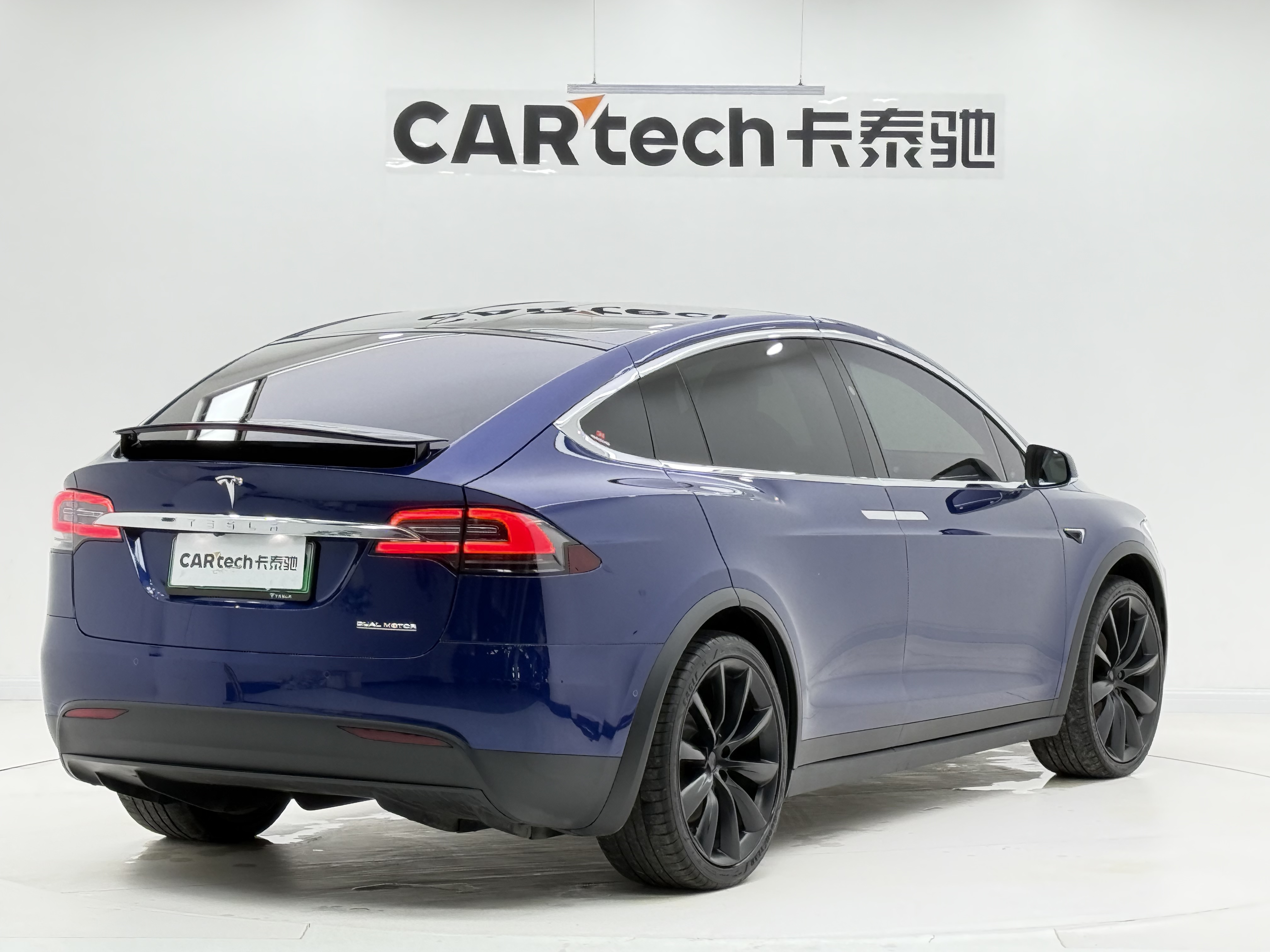 Tesla Model X 2020 car image #8