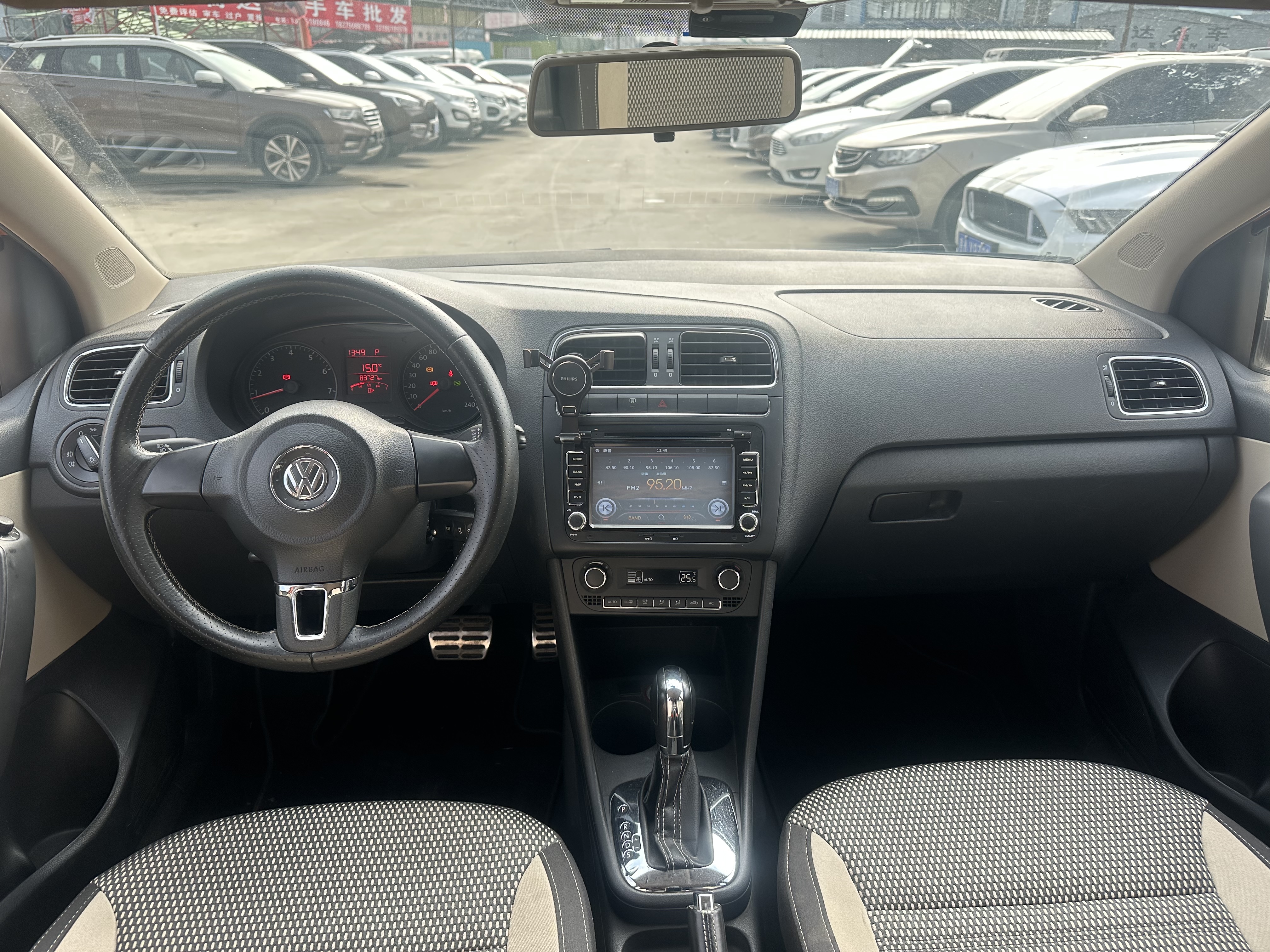 Volkswagen Polo 2013 #8 Volkswagen Polo 2013 car image #8