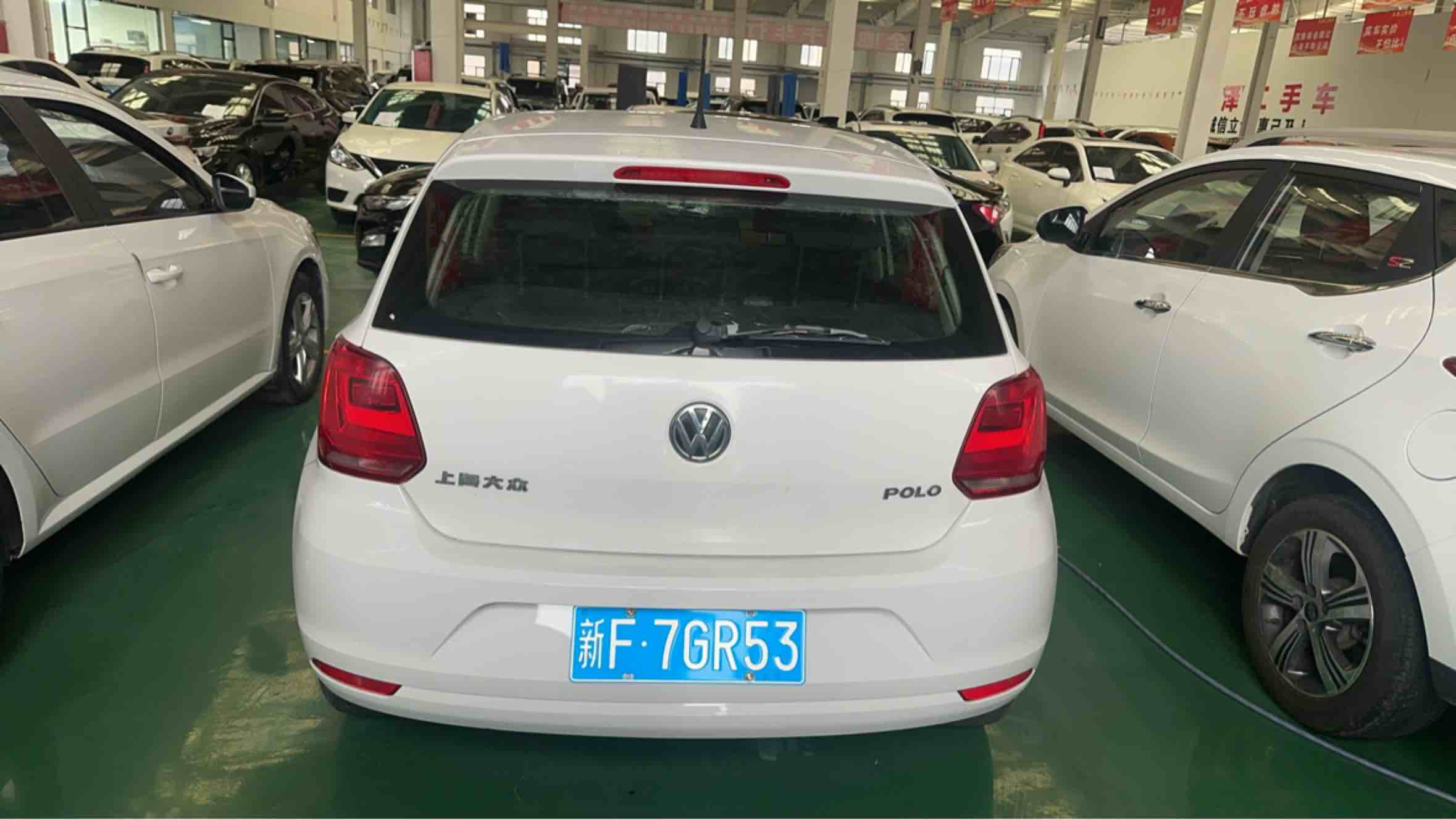 Volkswagen Polo 2015 car image #8