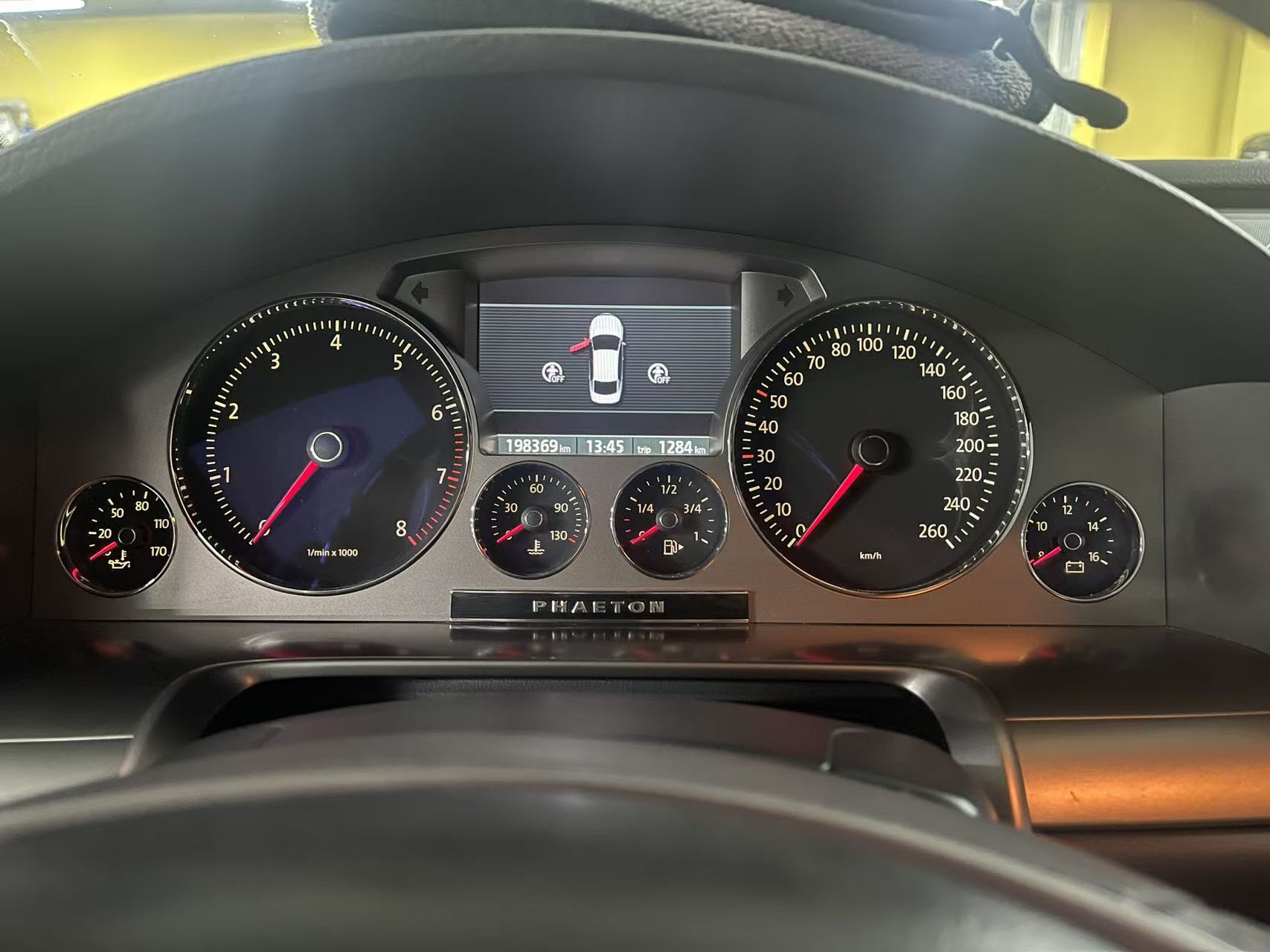 Volkswagen Pheaton 2011 immagine di auto #8