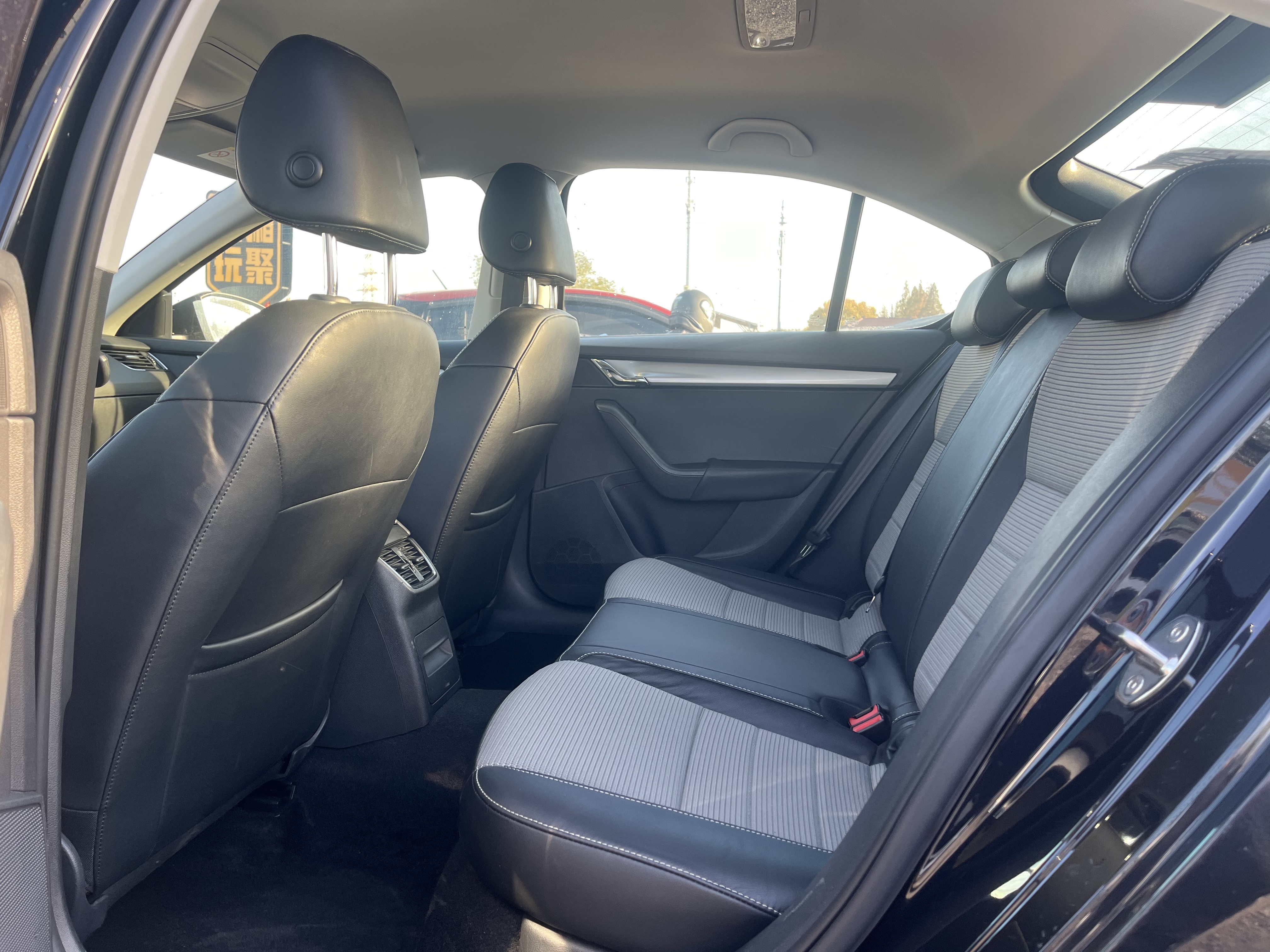 Skoda Octavia 2016 #8 Skoda Octavia 2016 car image #8