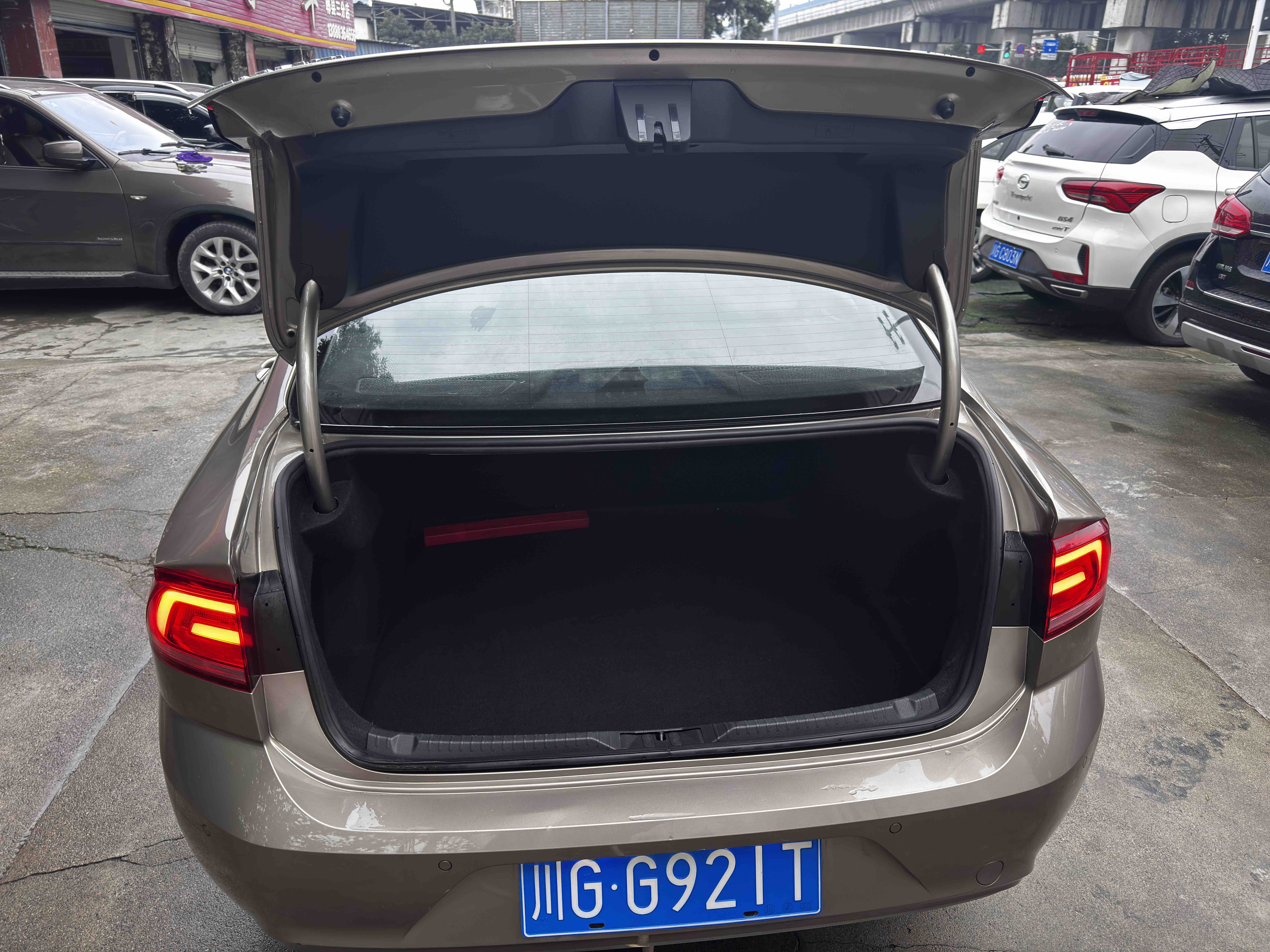 Volkswagen Lamando 2016 immagine di auto #8