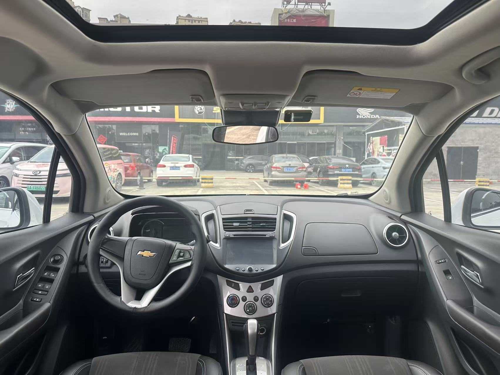 Chevrolet Tracker 2015 #8 Chevrolet Tracker 2015 car image #8