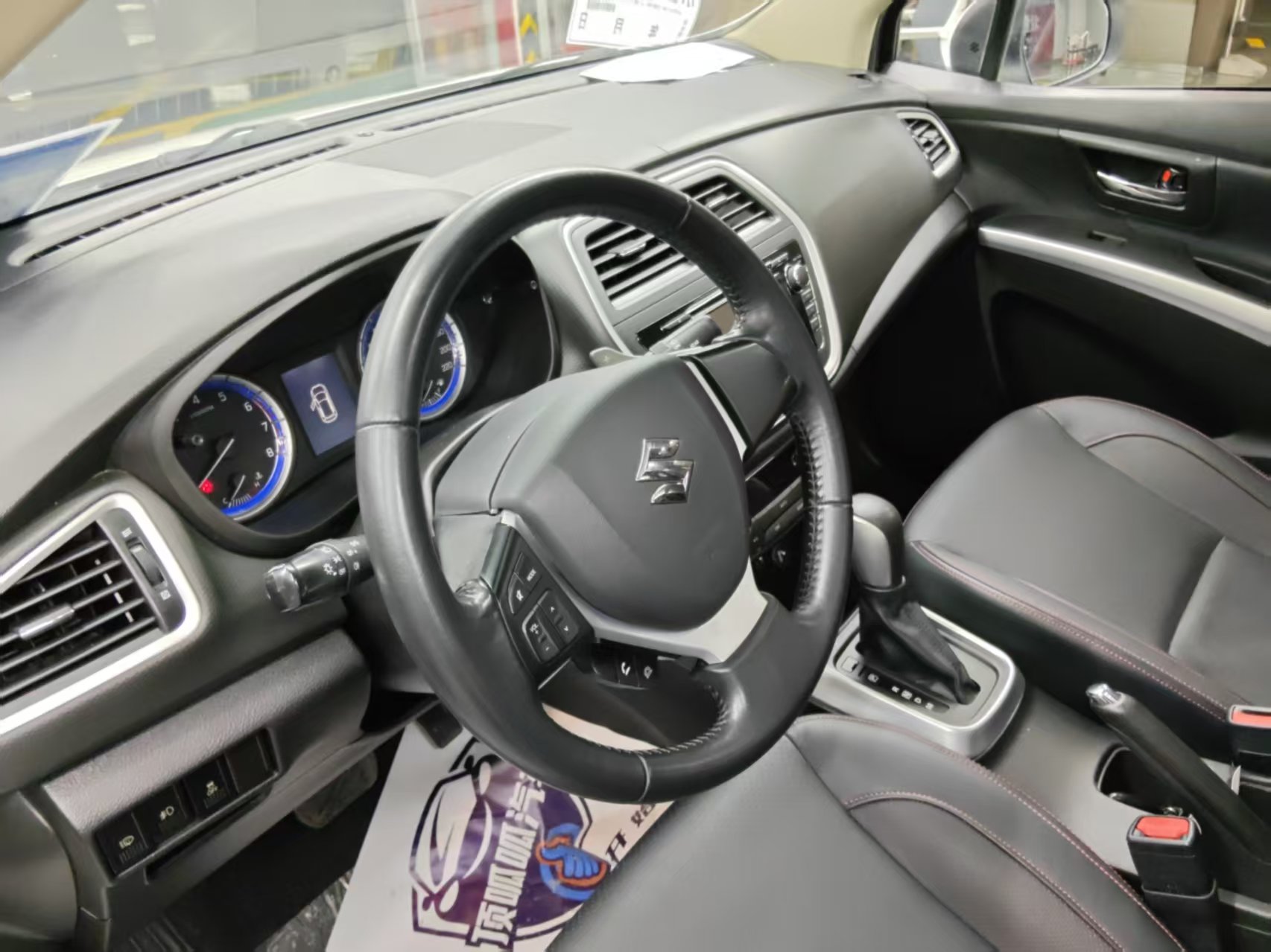 Suzuki S-Cross 2015 صورة سيارة #8