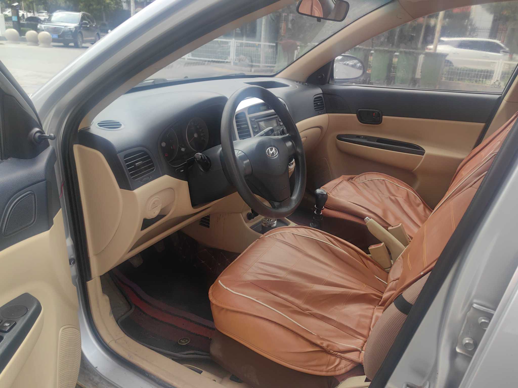 Hyundai Accent 2010 car image #8