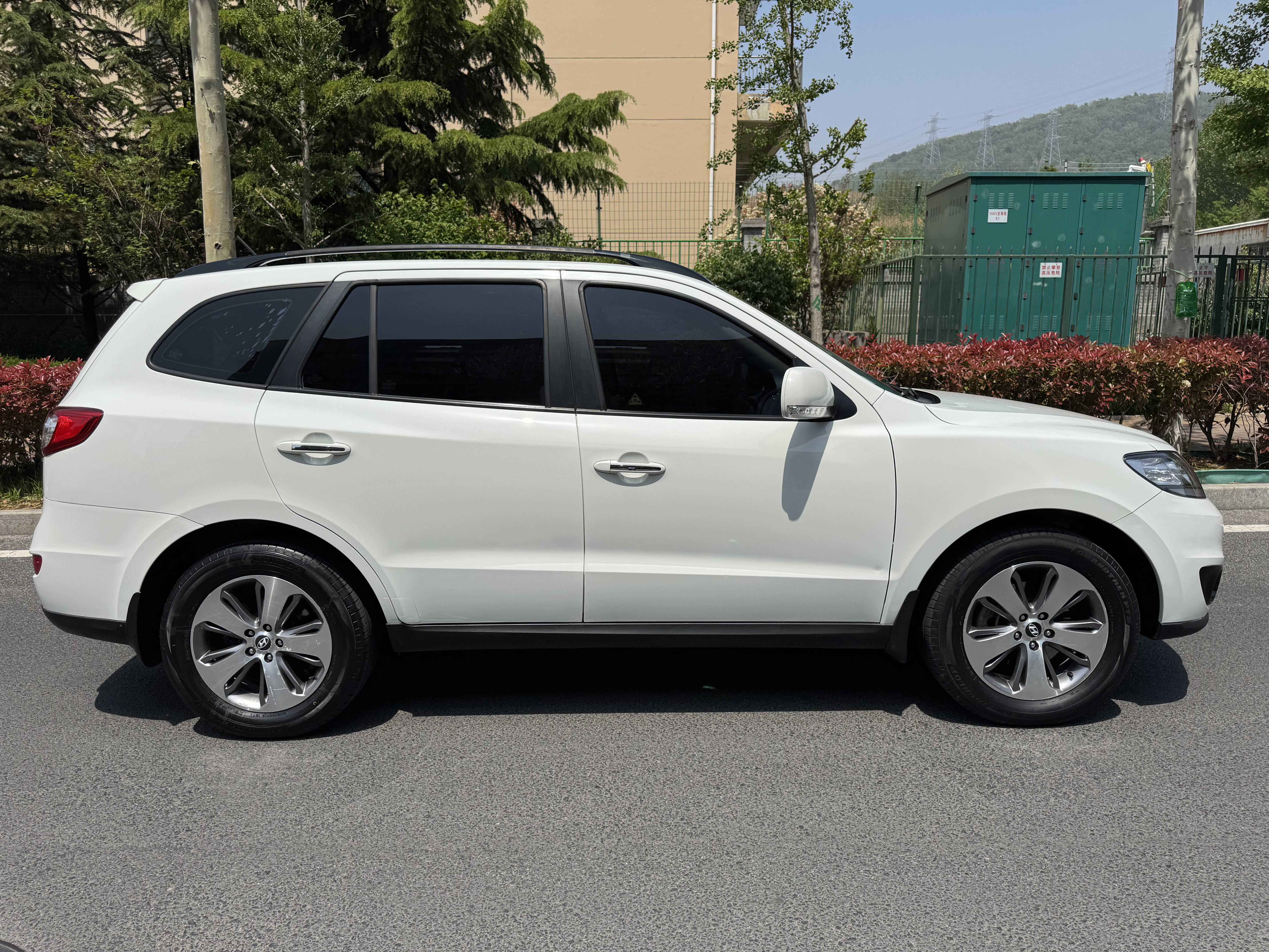 Hyundai Santa Fe Classic 2013 car image #8