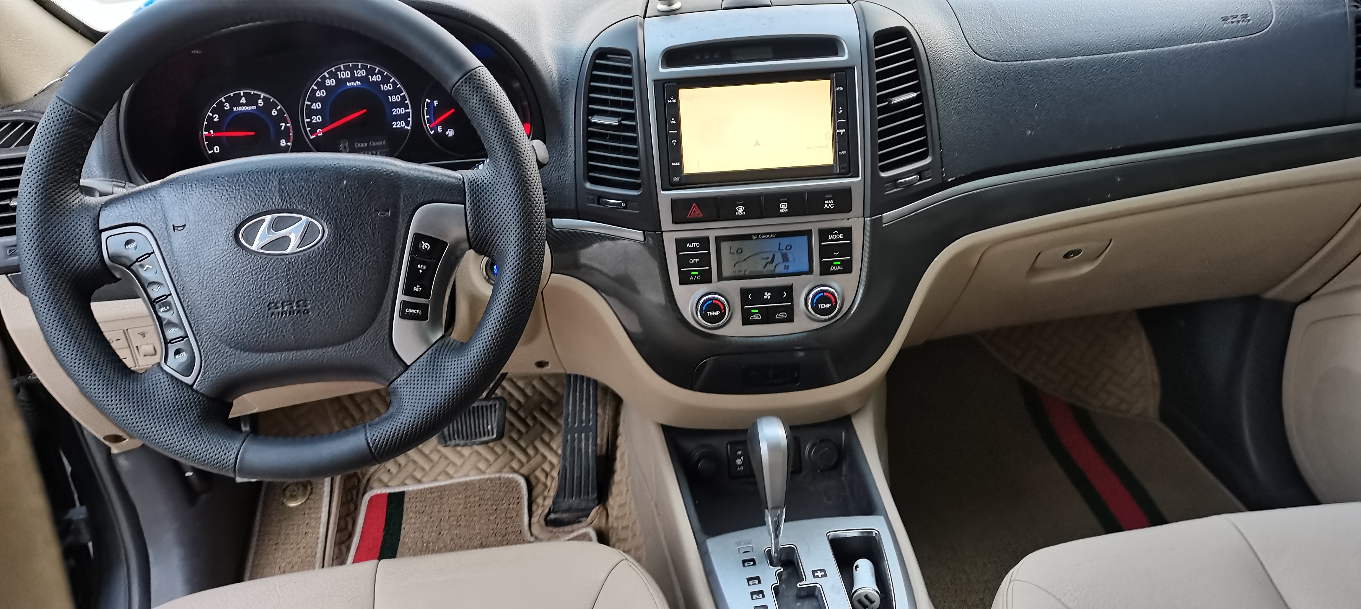 Hyundai Santa Fe Classic 2010 car image #8