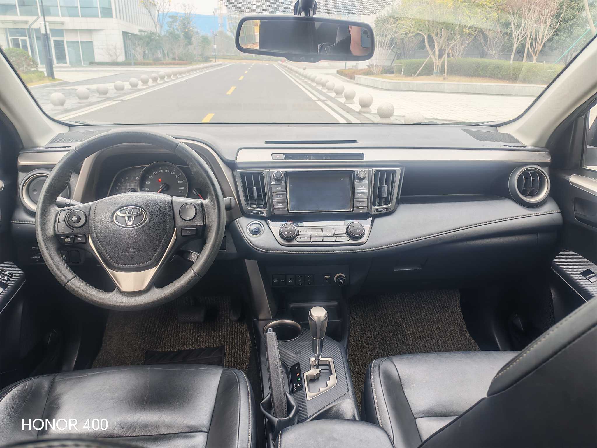 Toyota RAV4 2016 car image #8