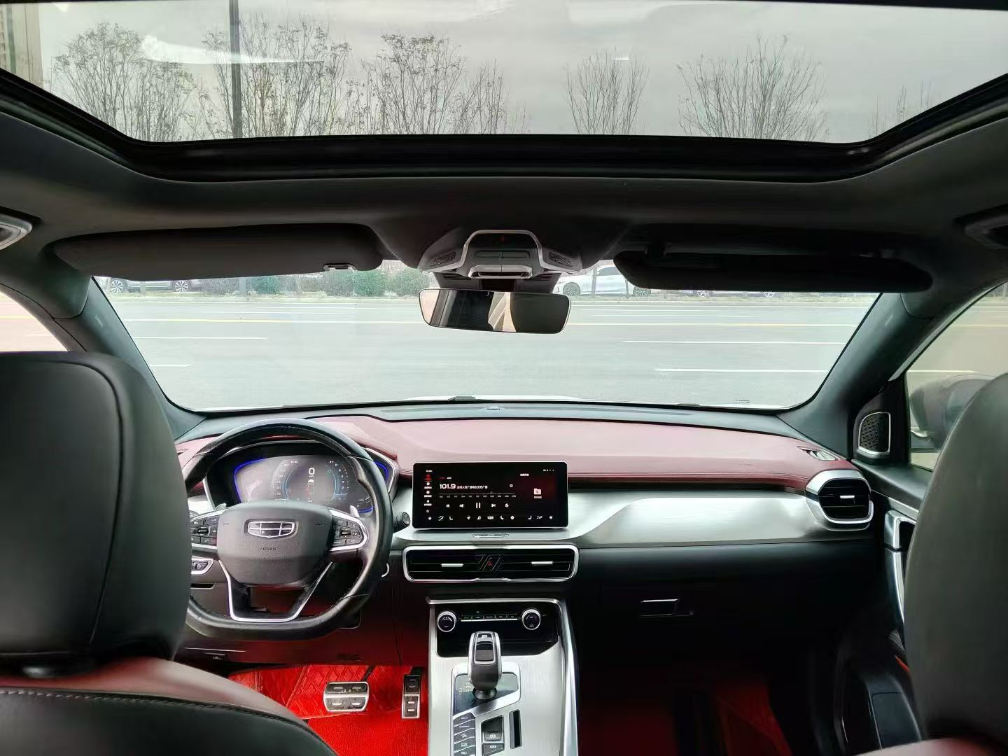 GEELY Coolray 2019 car image #8