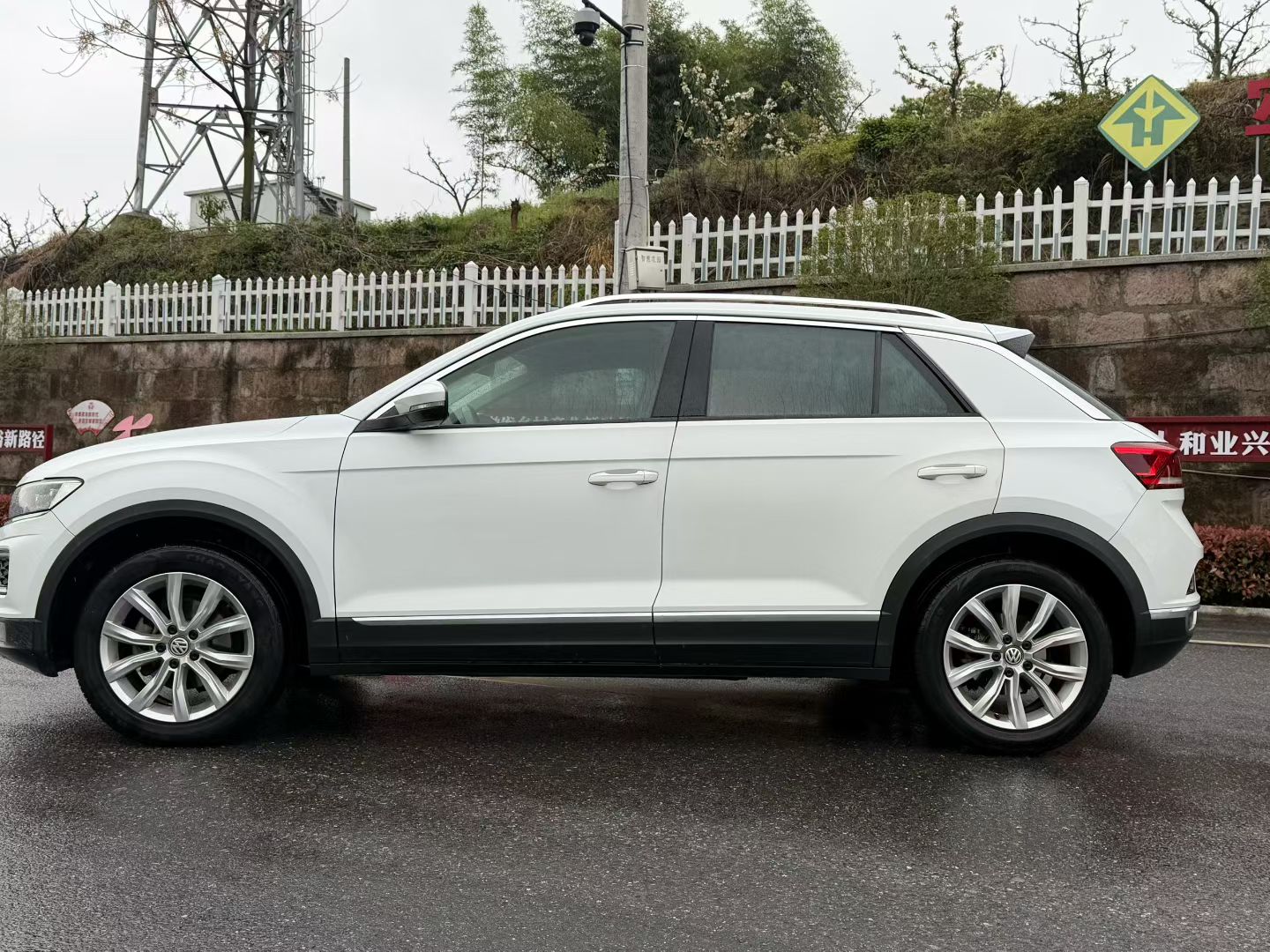 T-Roc 2019 car image #8