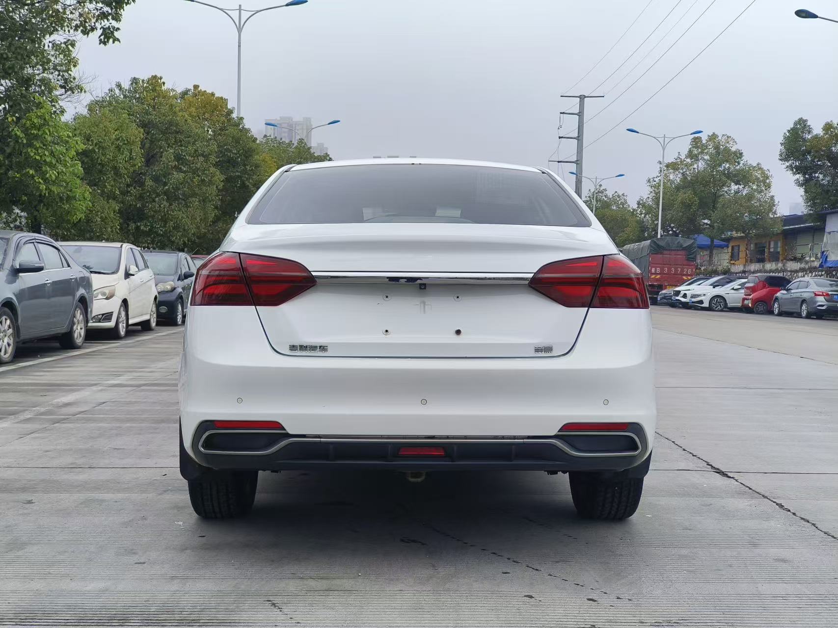 GEELY Emgrand 2019 #8 GEELY Emgrand 2019 car image #8