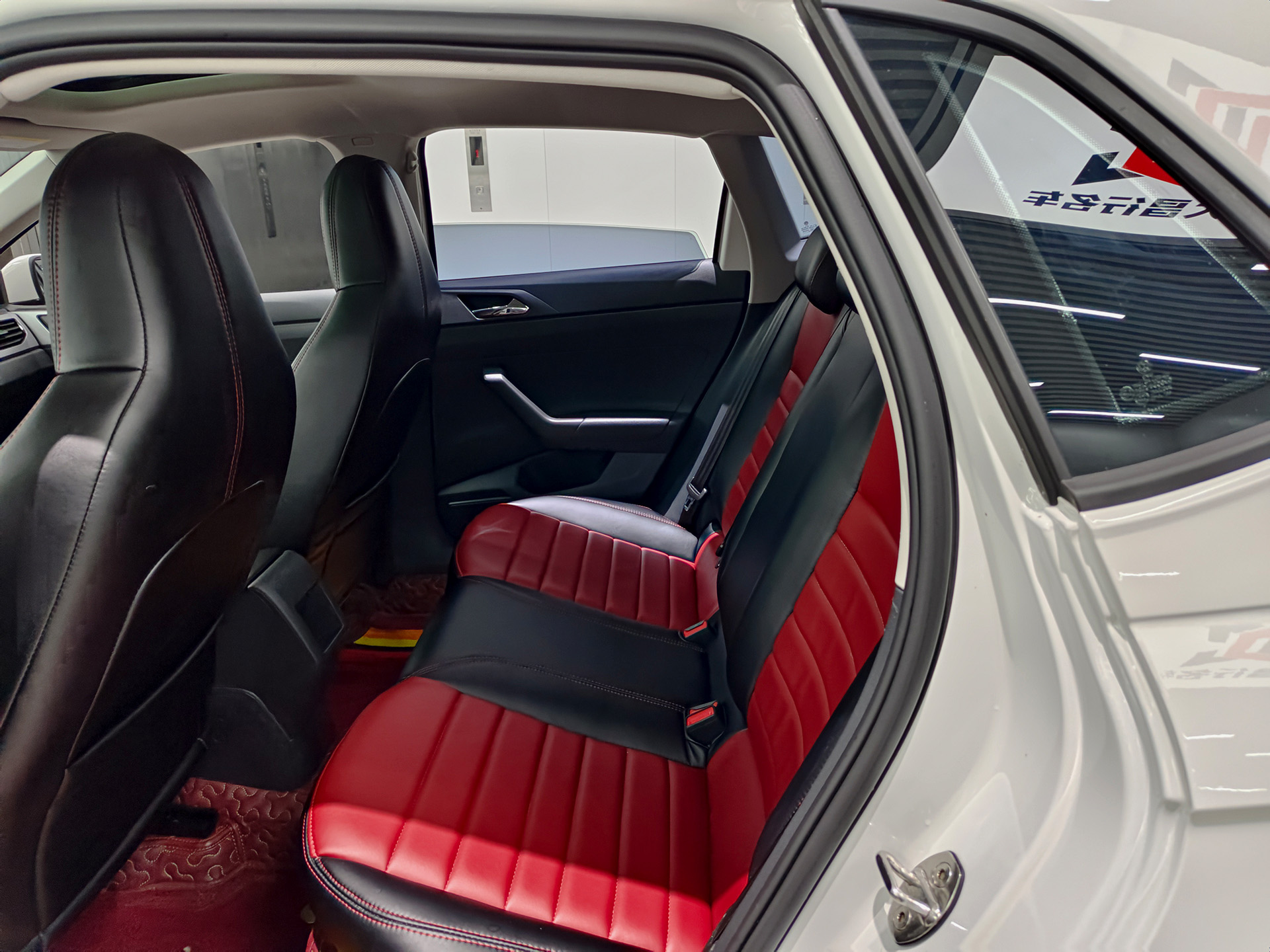 Volkswagen Polo 2021 car image #8