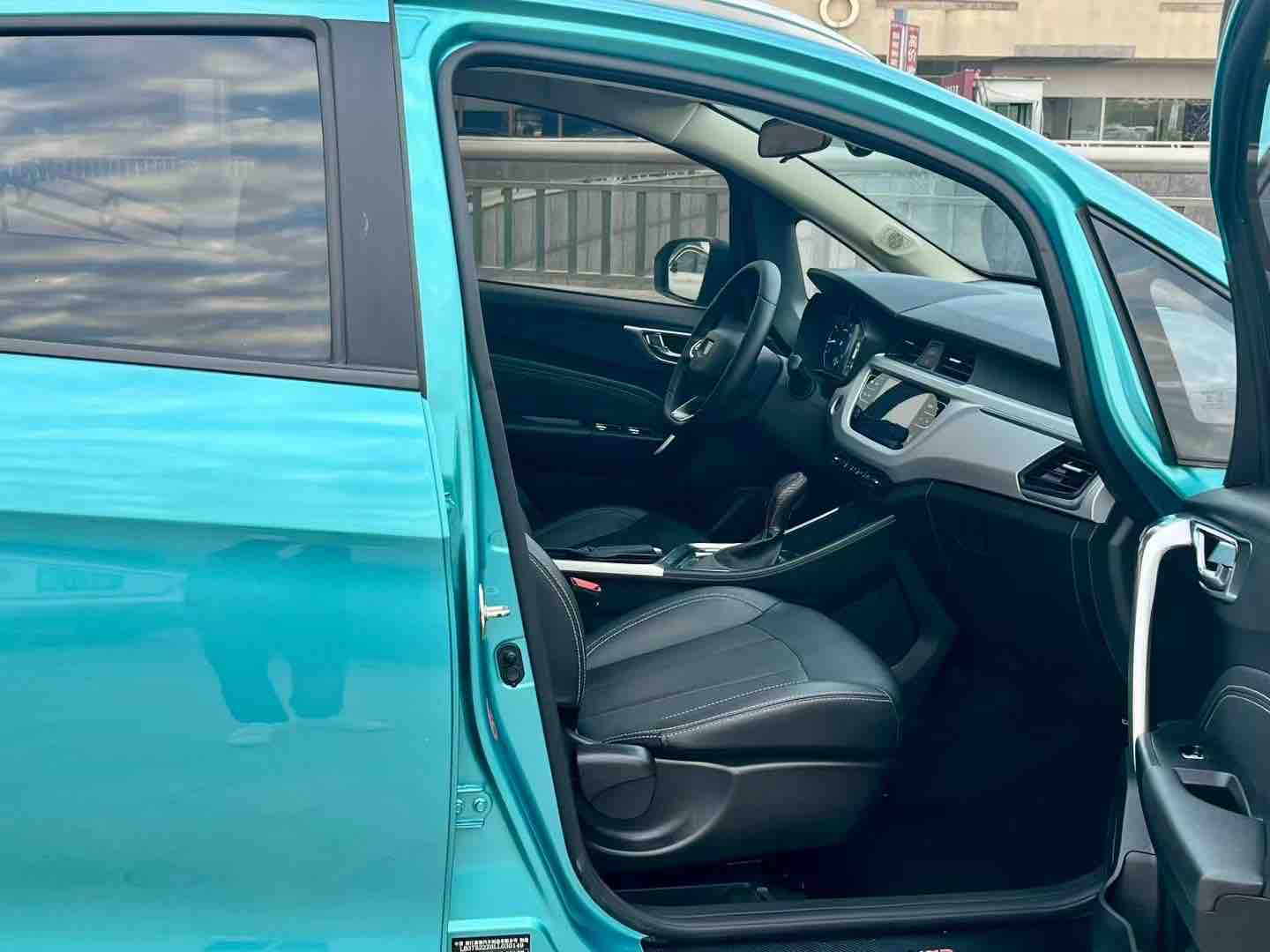 Vision X3 2020 car image #8