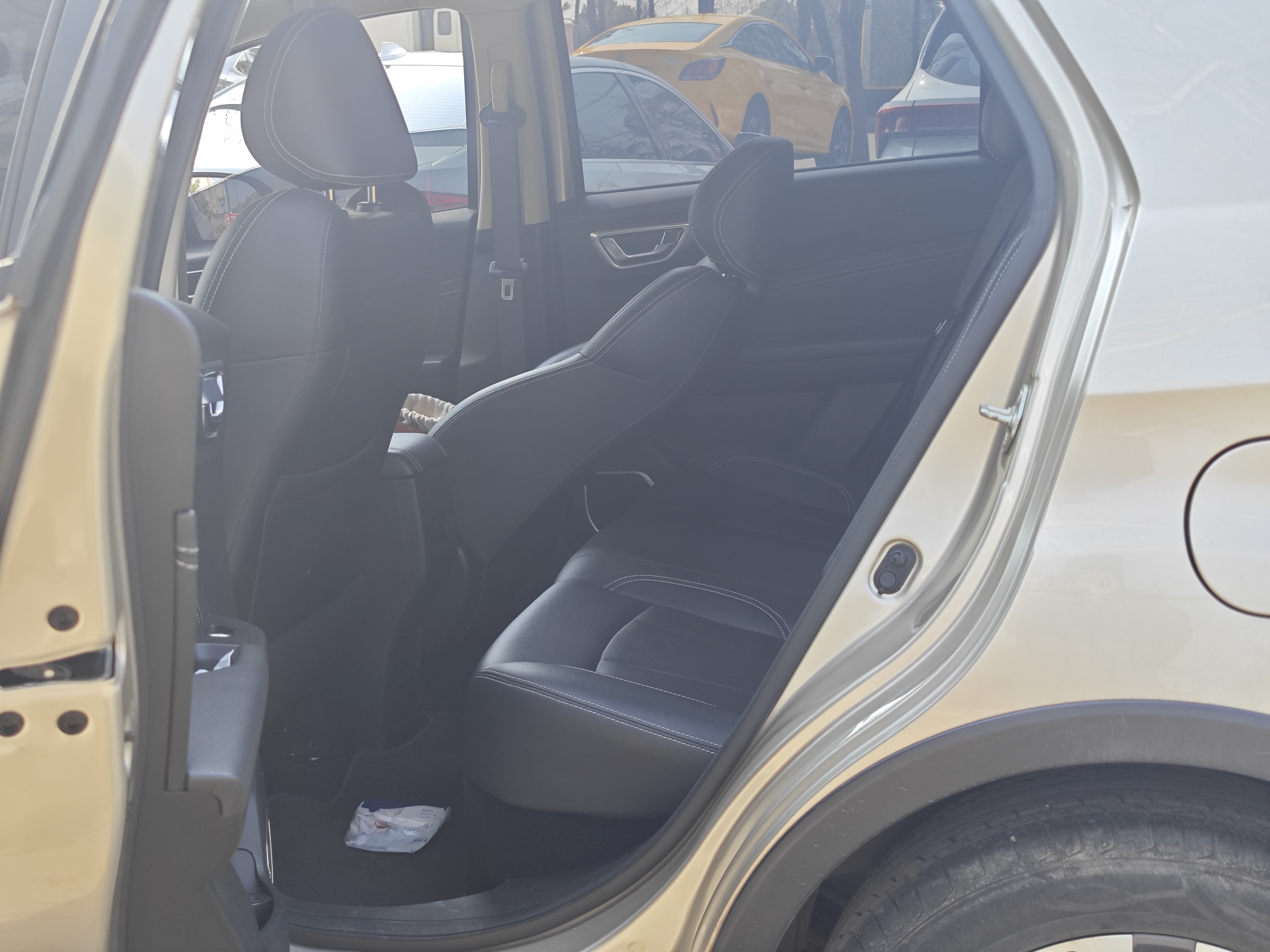 2019 car image #8
