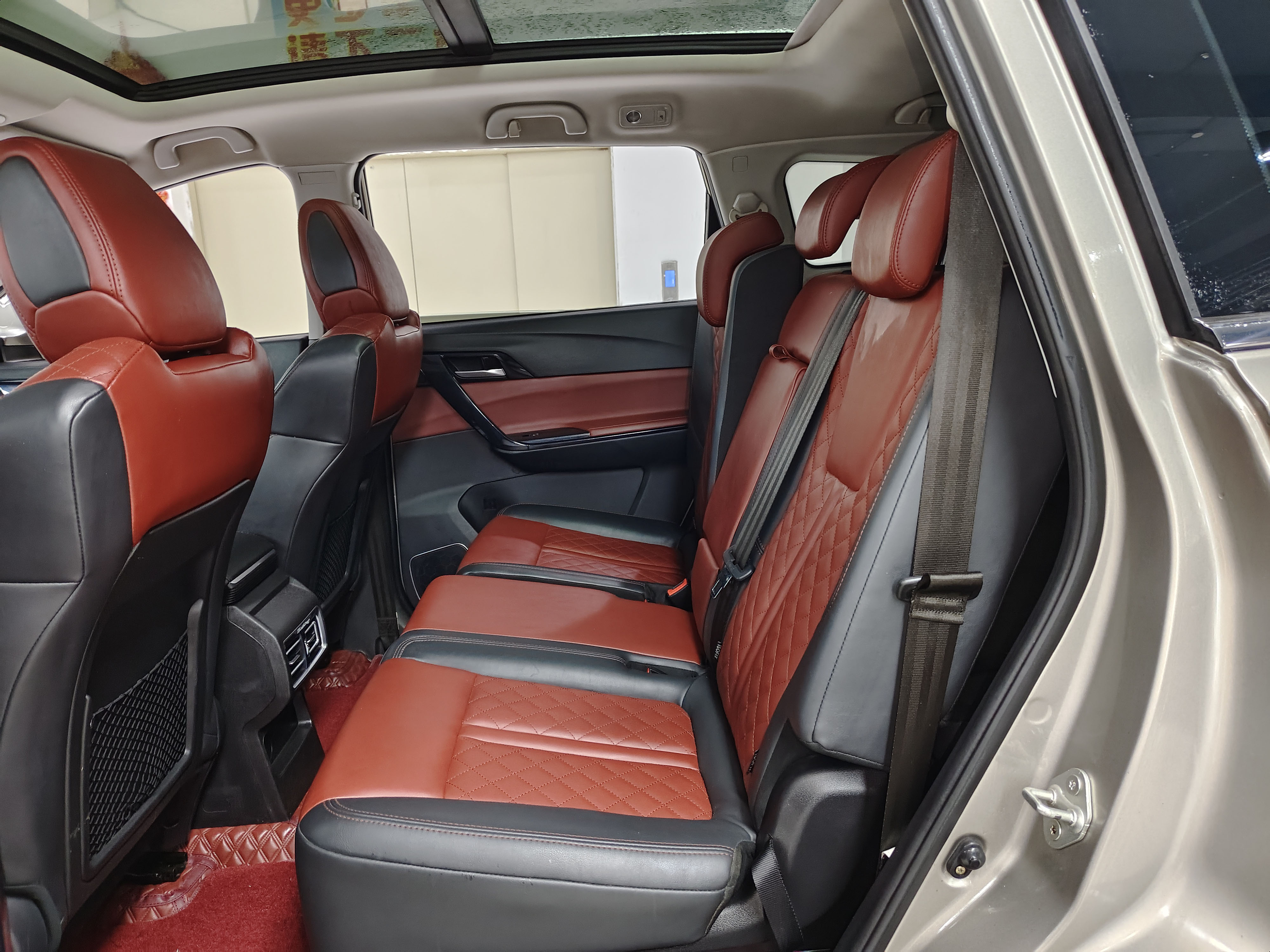 T5 L 2019 car image #8