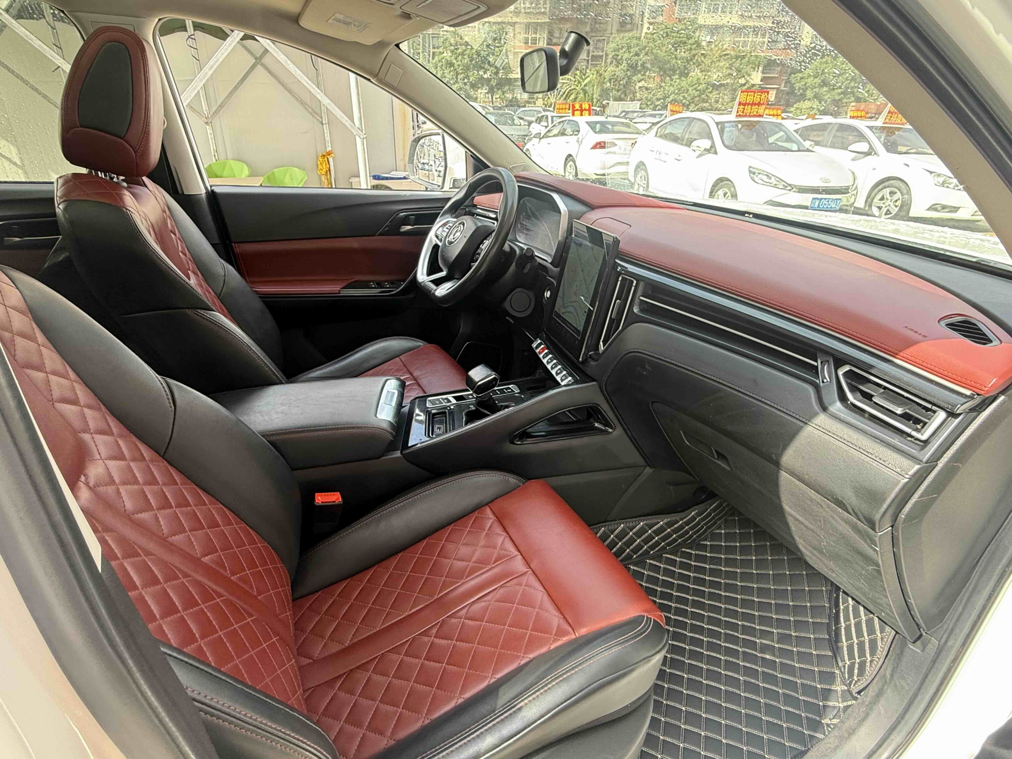 Forthing T5 L 2019 car image #8