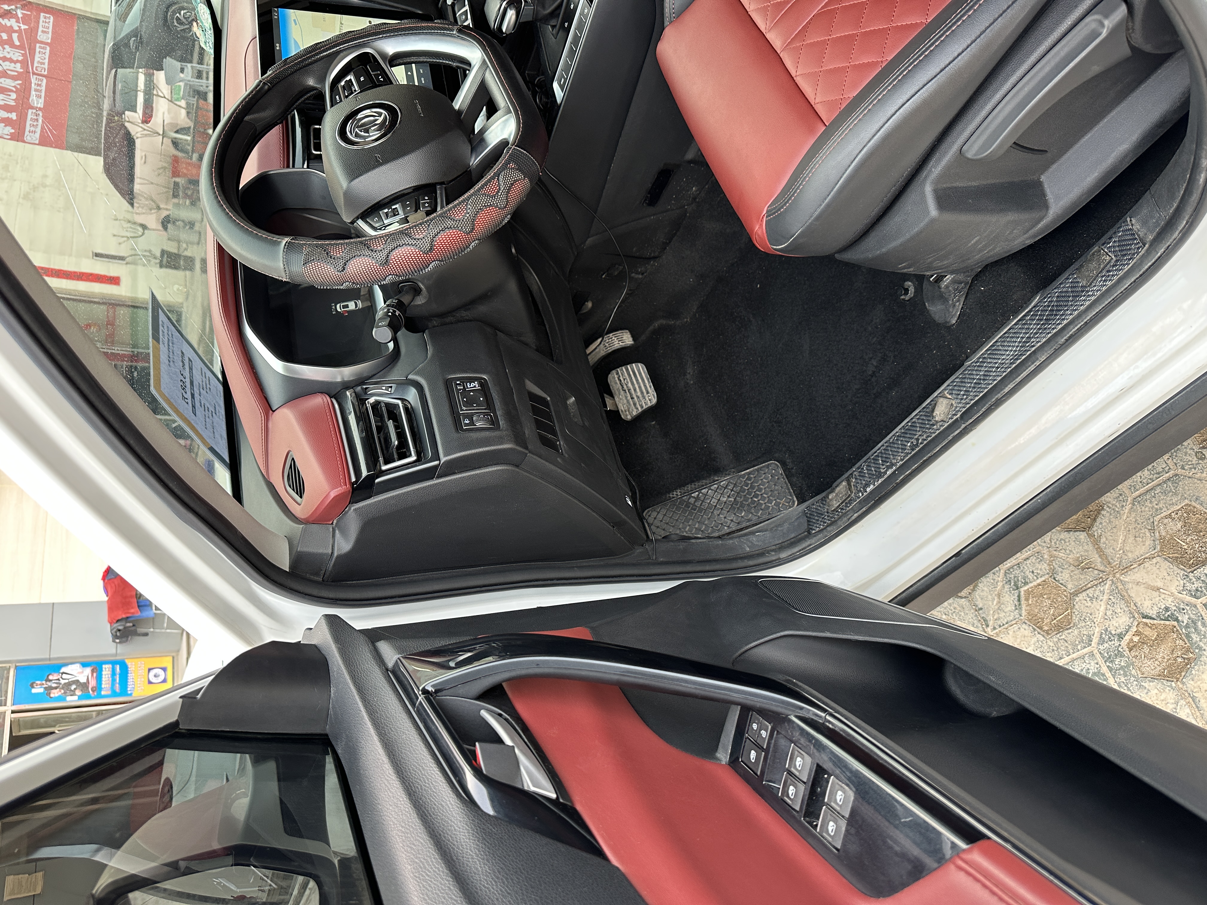 Forthing T5 L 2019 car image #8