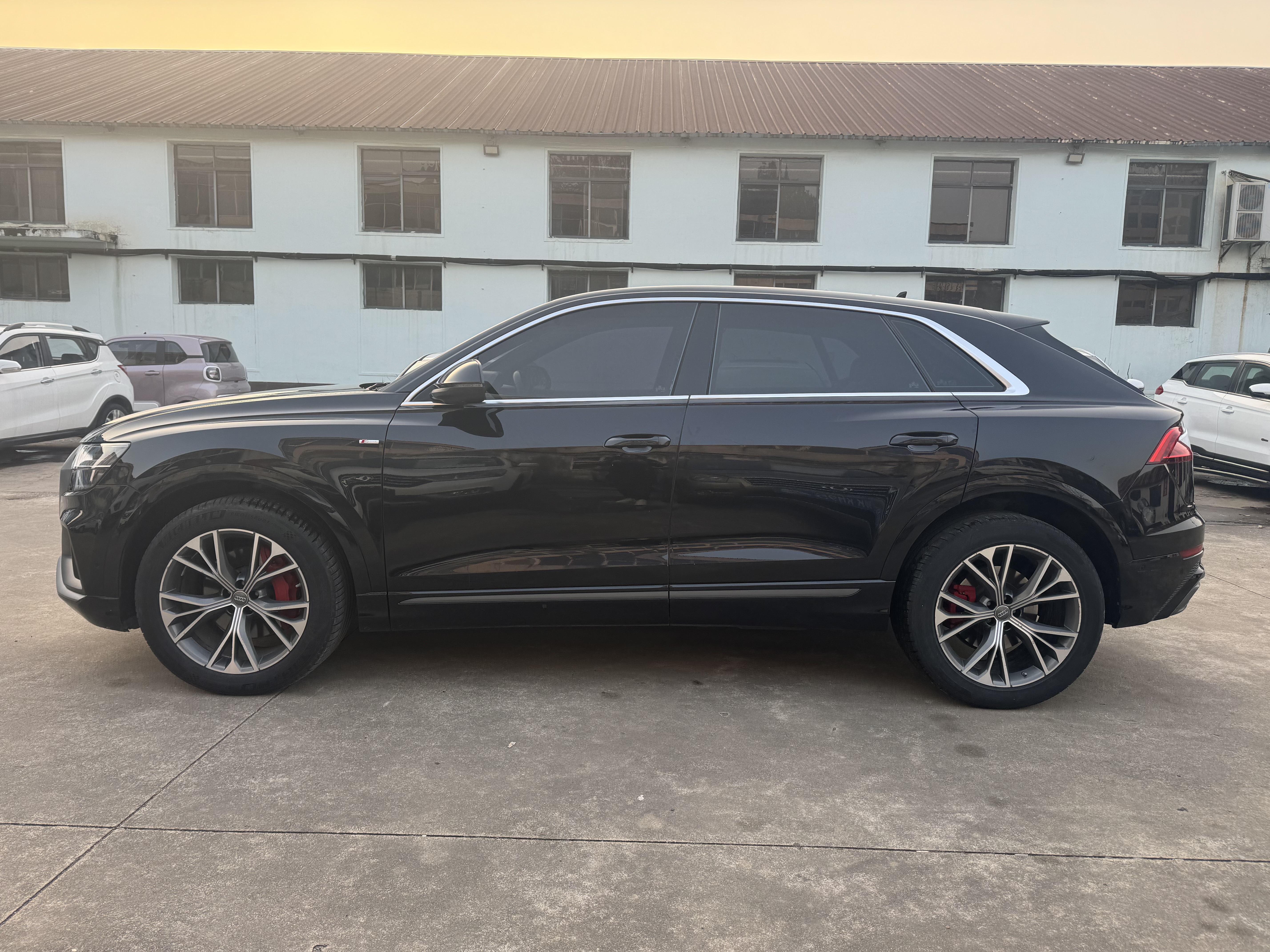 Audi Q8 2020 car image #8