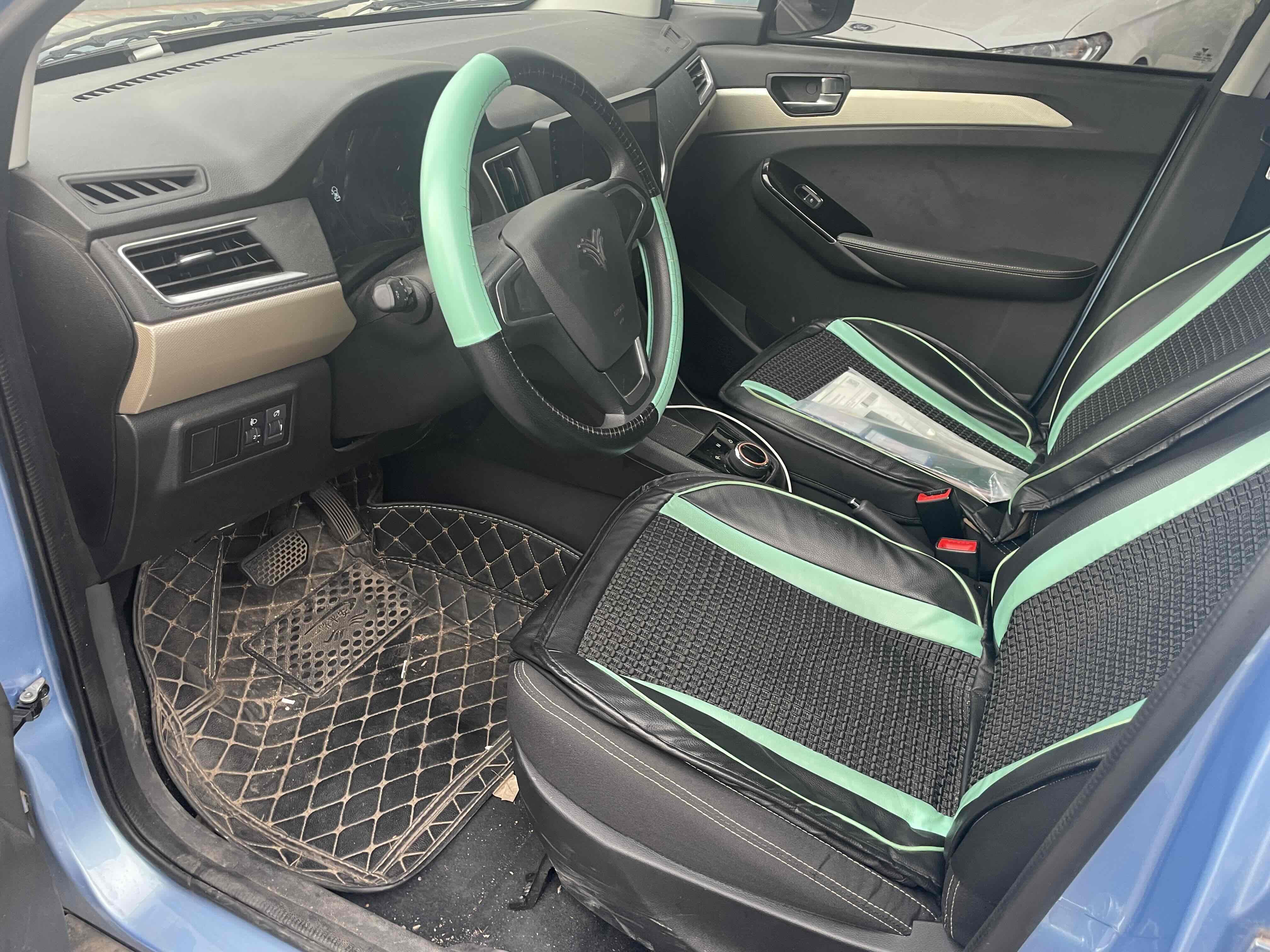 哪吒汽车 哪吒N01 2020 汽车图片 #8