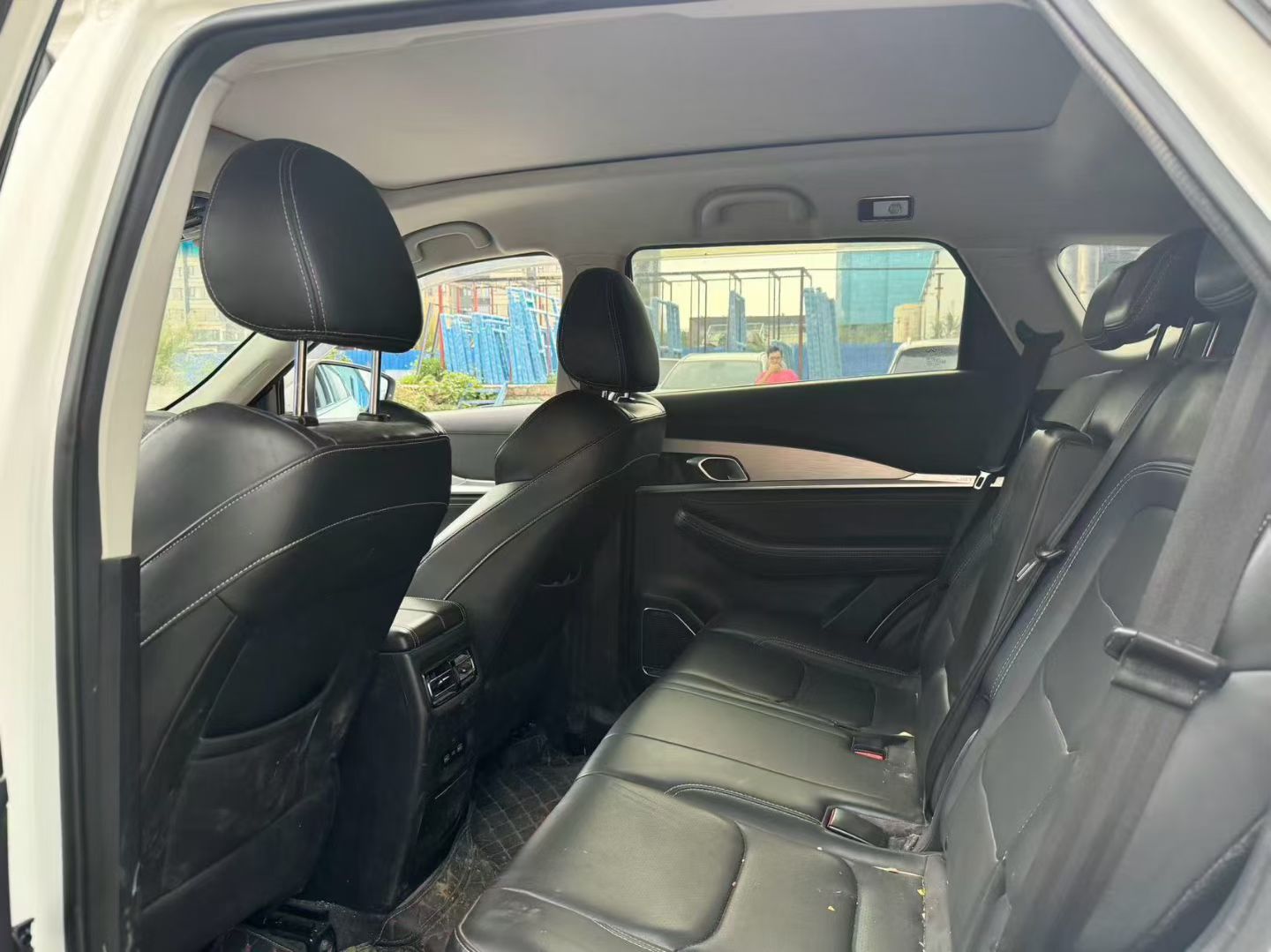 X70 2020 car image #8
