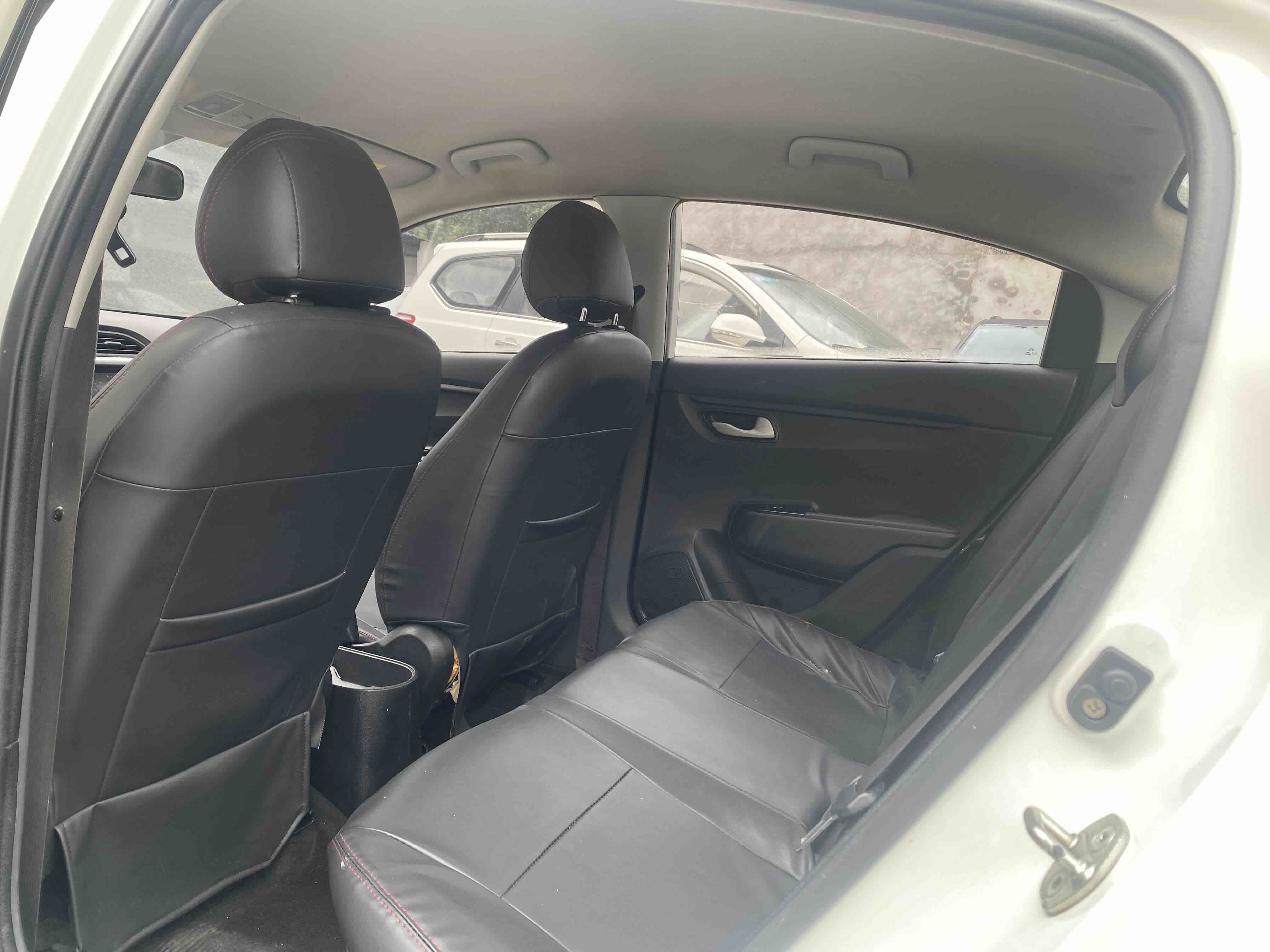 起亚 起亚K2 2018 汽车图片 #8