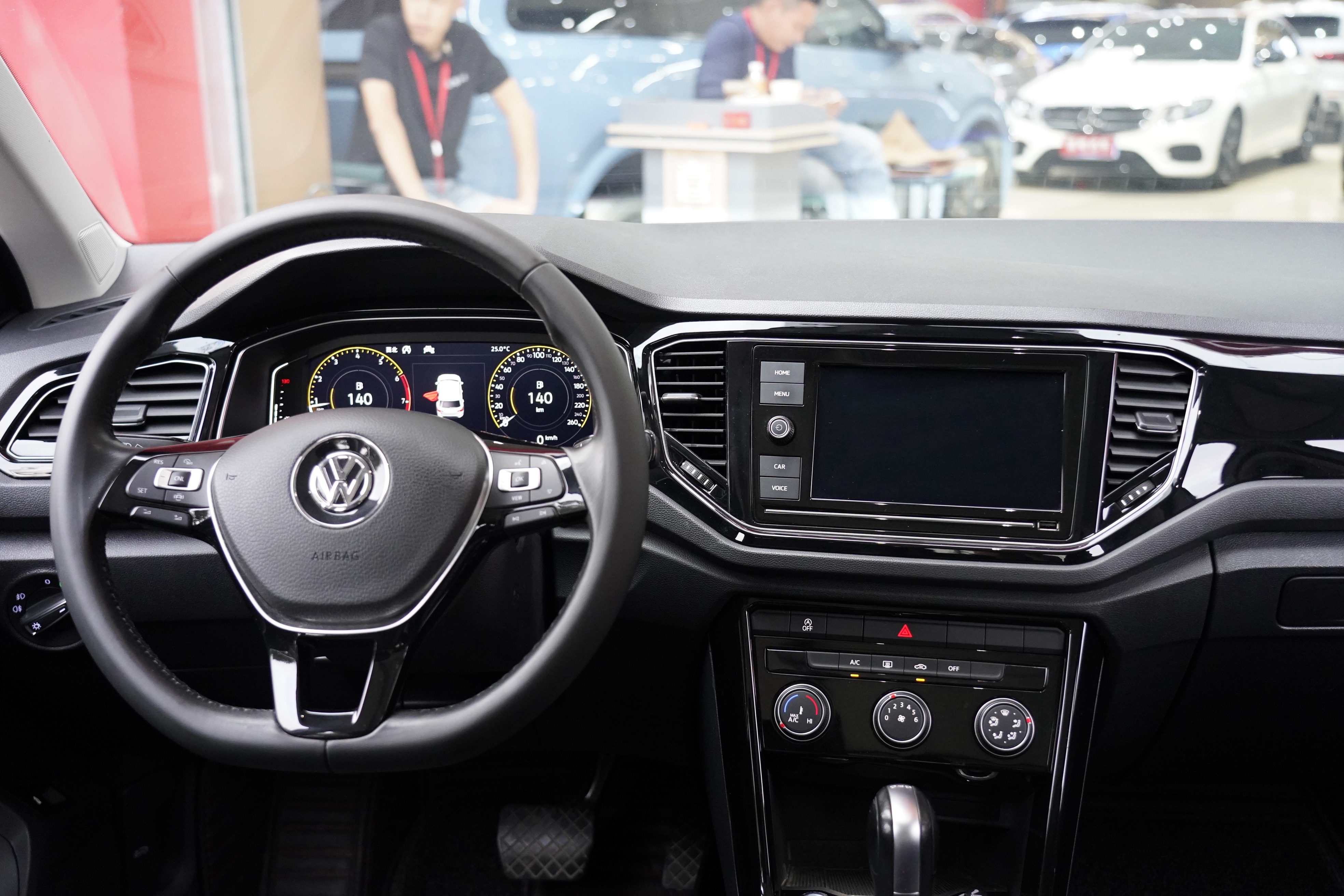 Volkswagen T-Roc 2020 #8 Volkswagen T-Roc 2020 car image #8