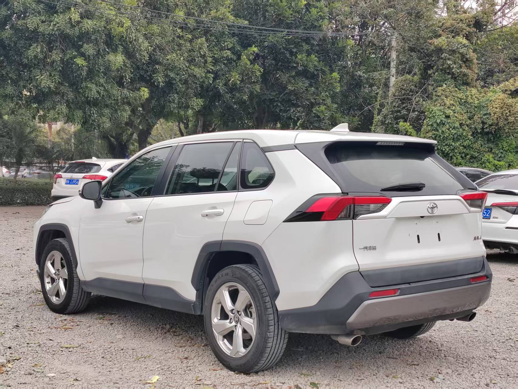 Toyota RAV4 2019 car image #8