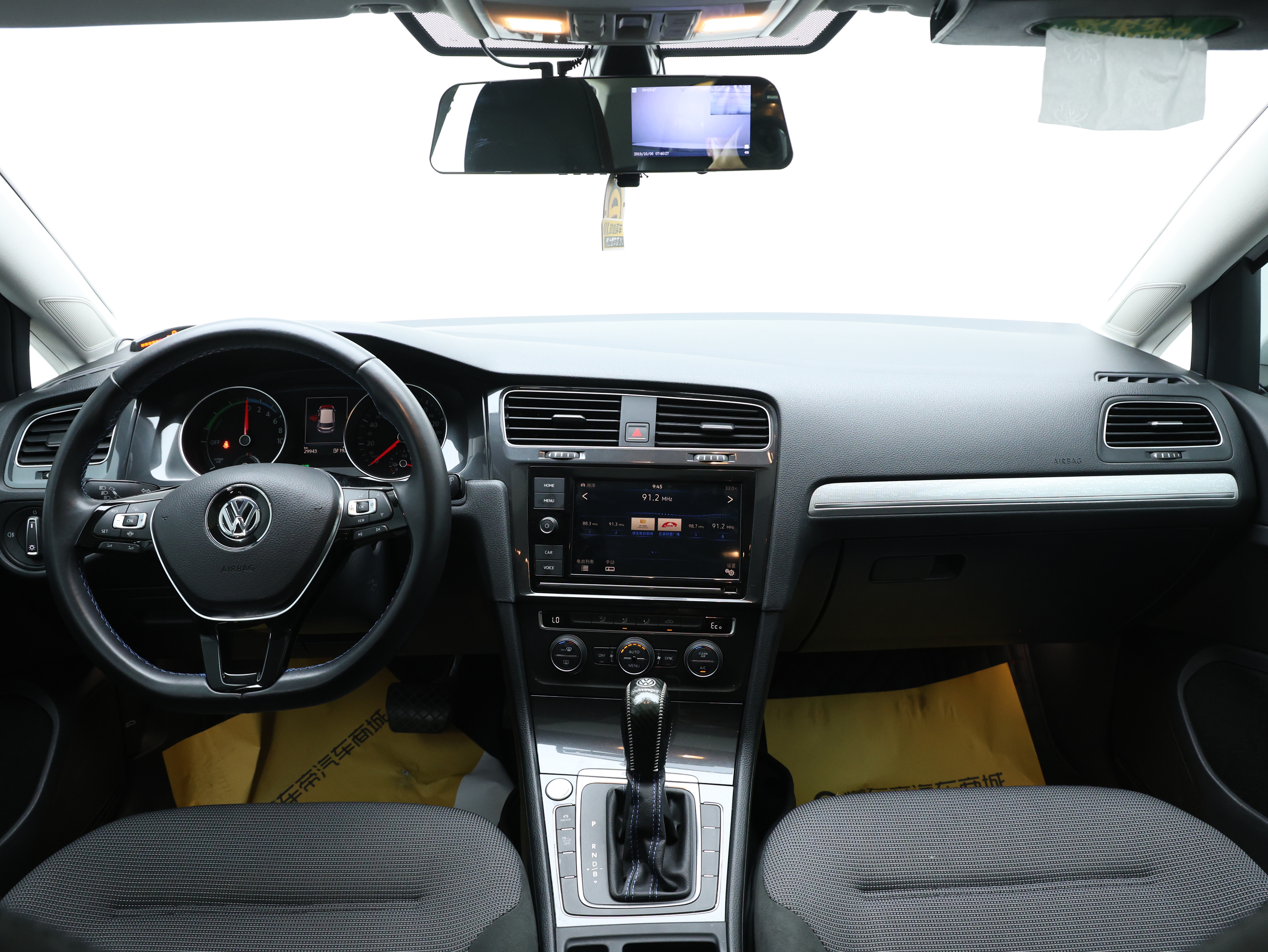 Volkswagen Golf Pure Electric 2020 car image #8