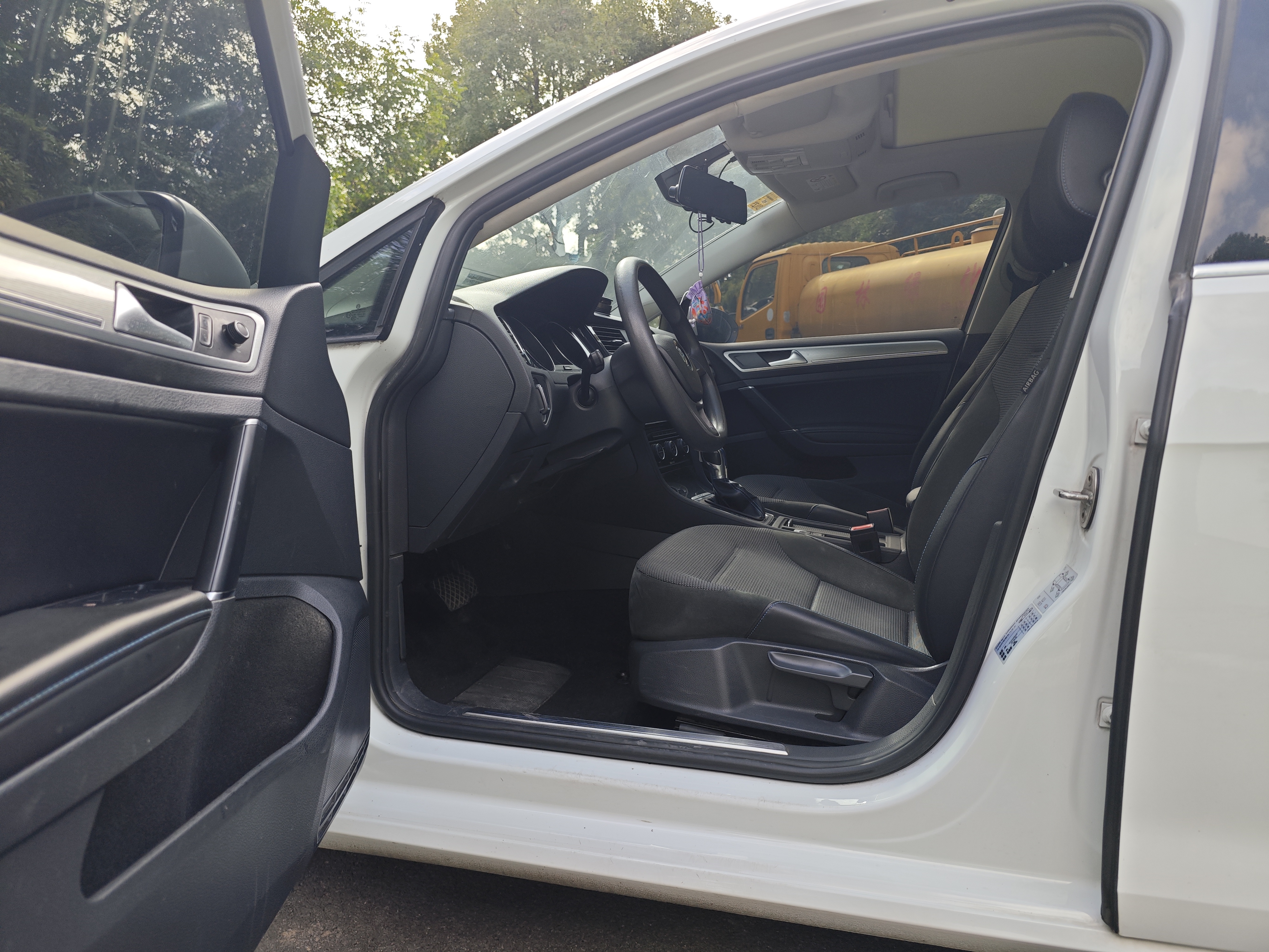 Volkswagen Golf Pure Electric 2021 #8 Volkswagen Golf Pure Electric 2021 car image #8