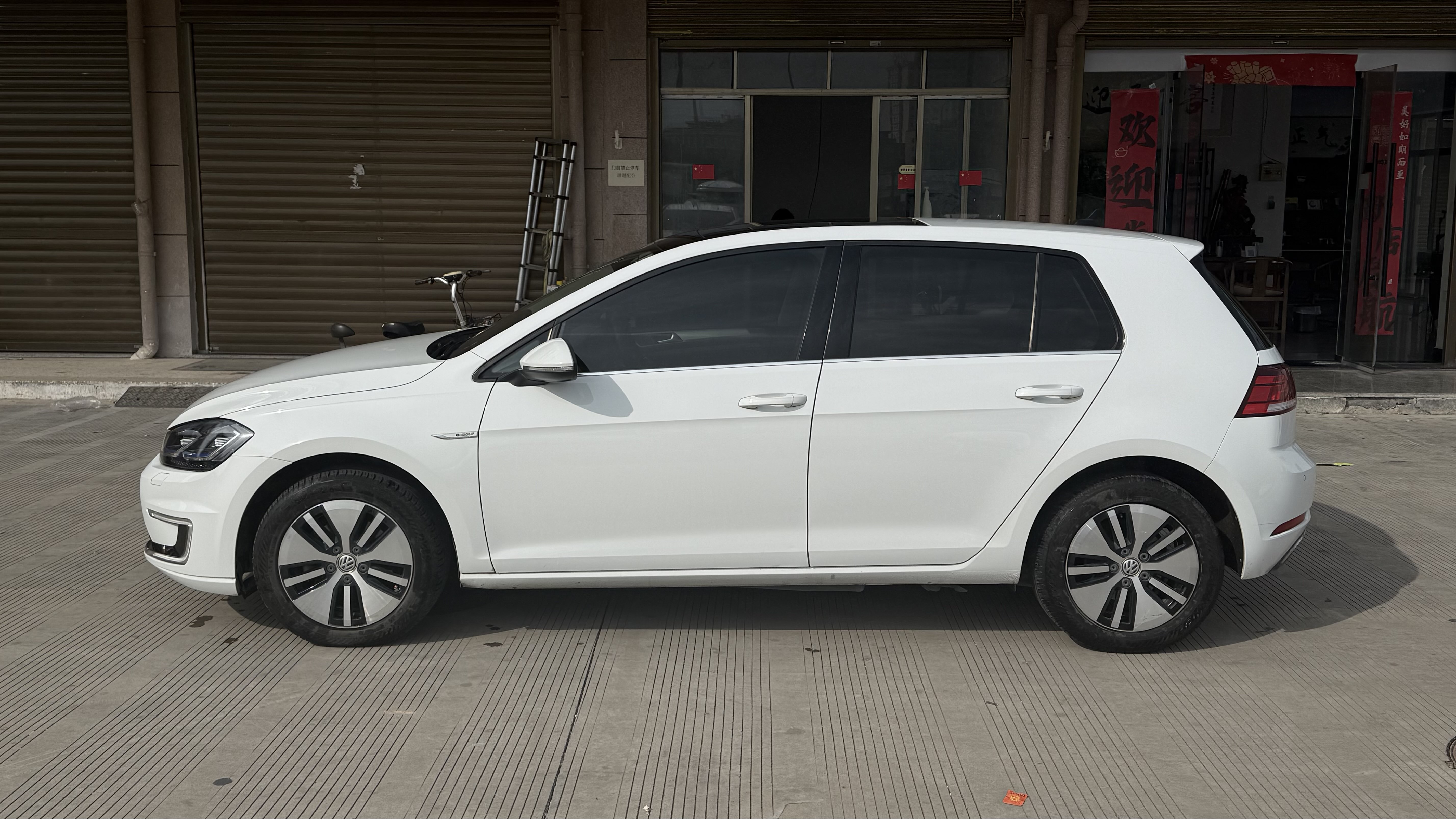 Volkswagen Golf Pure Electric 2021 imagen de coche #8
