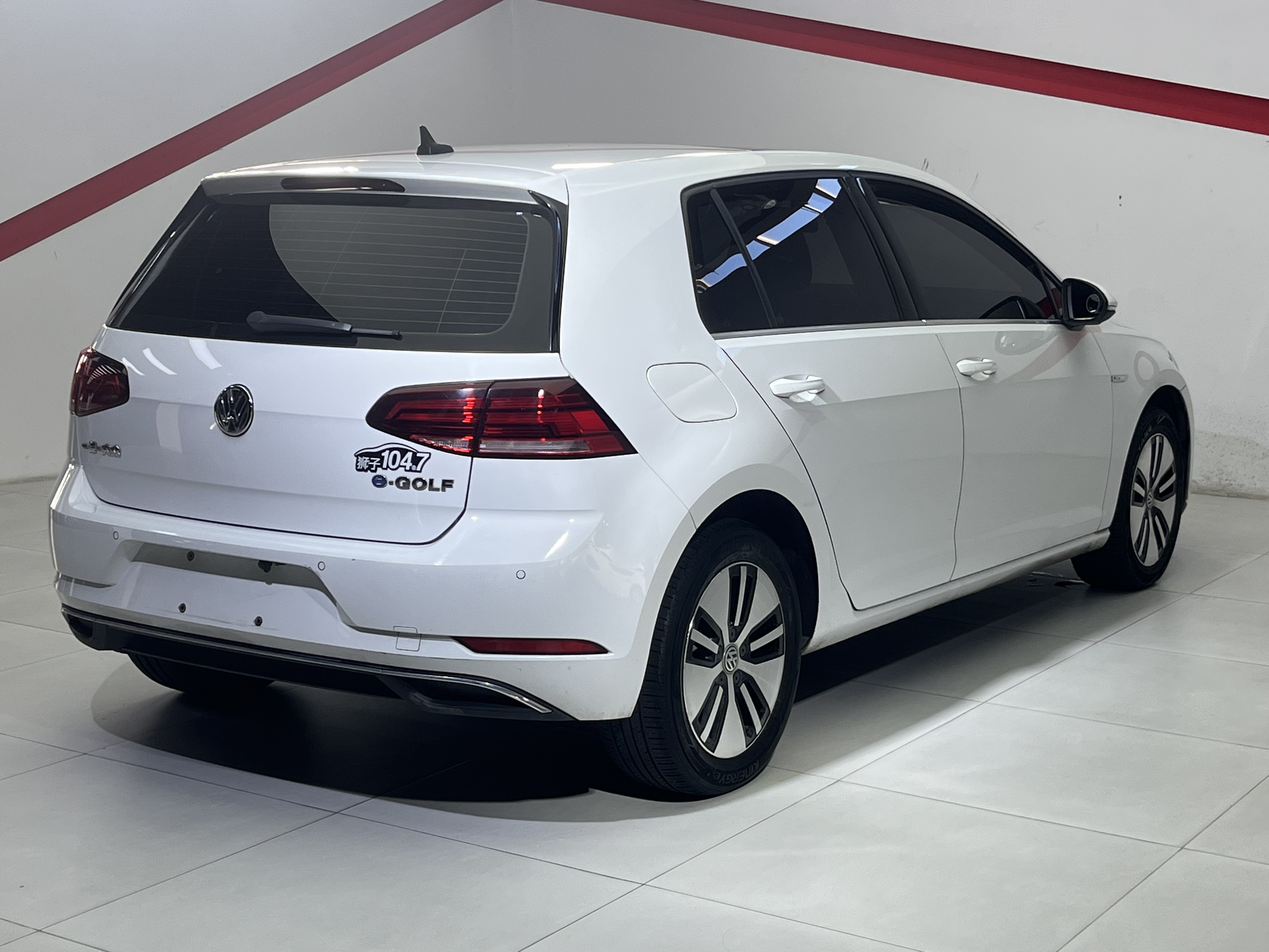 Volkswagen Golf Pure Electric 2021 car image #8