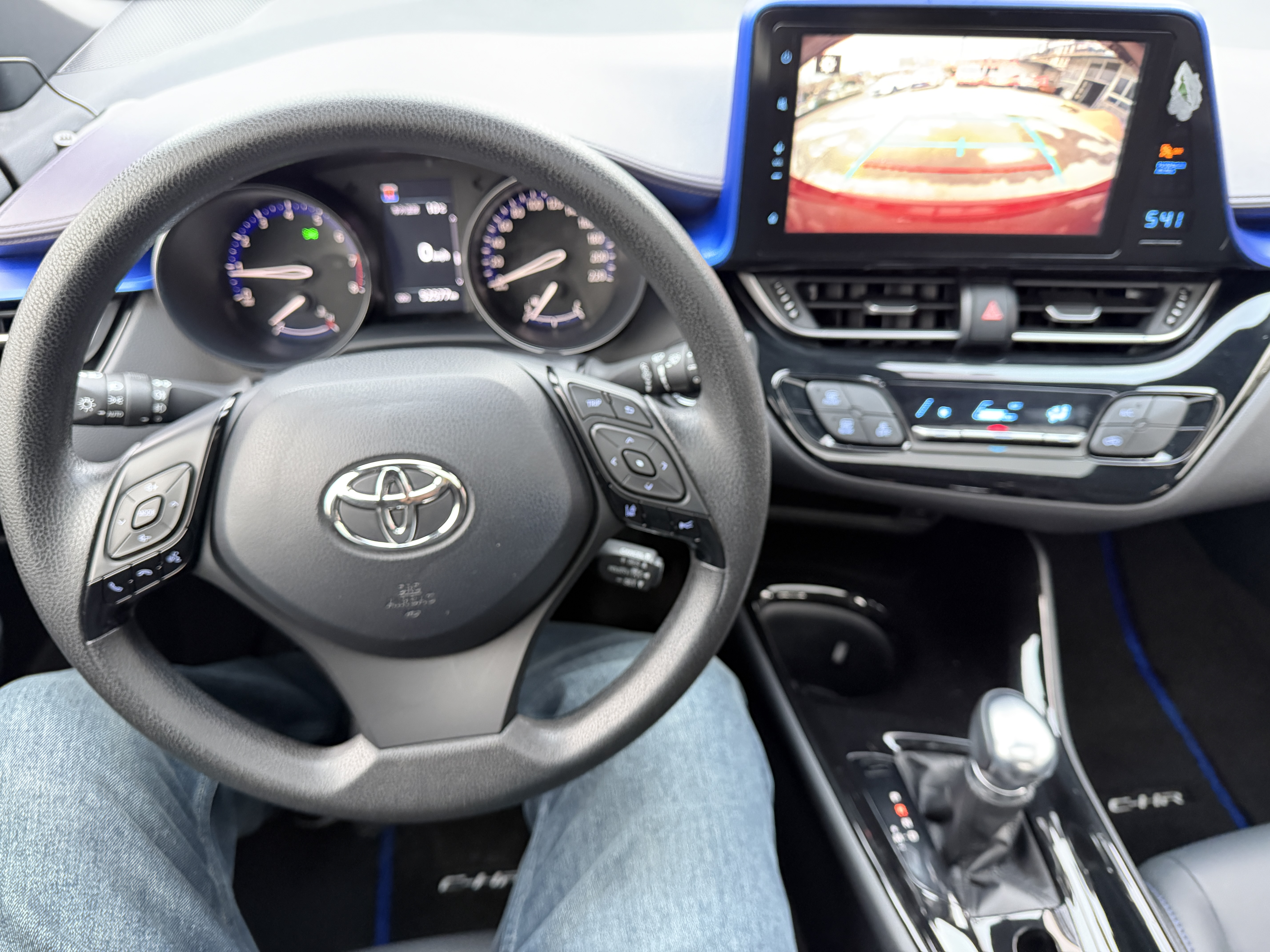 Toyota C-HR 2020 car image #8