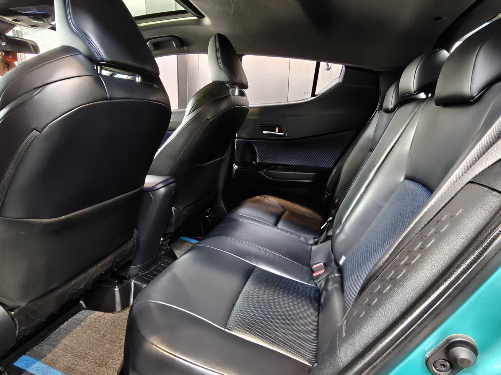 Toyota C-HR 2020 car image #8