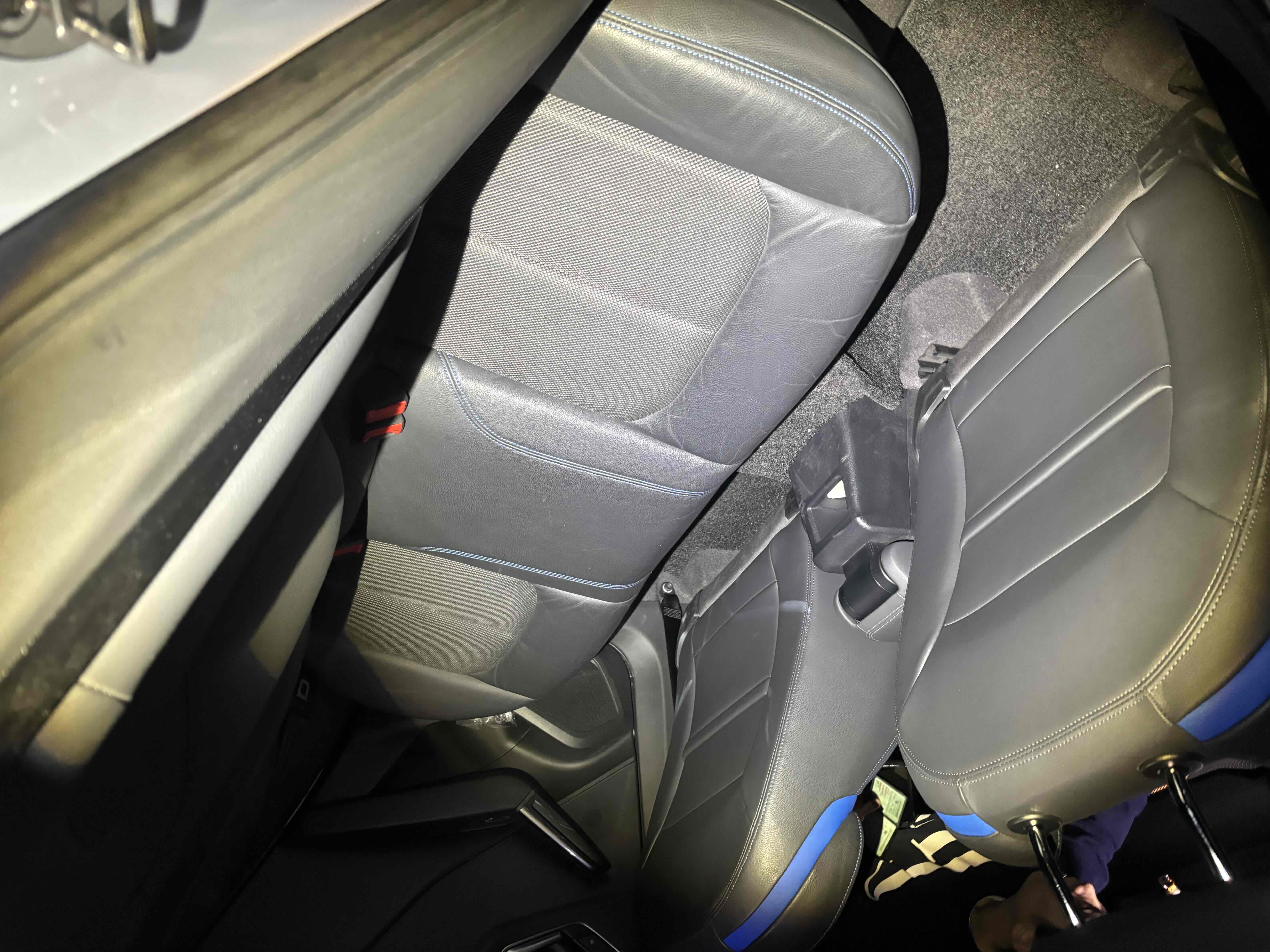 Audi Q2L e-tron 2021 car image #8