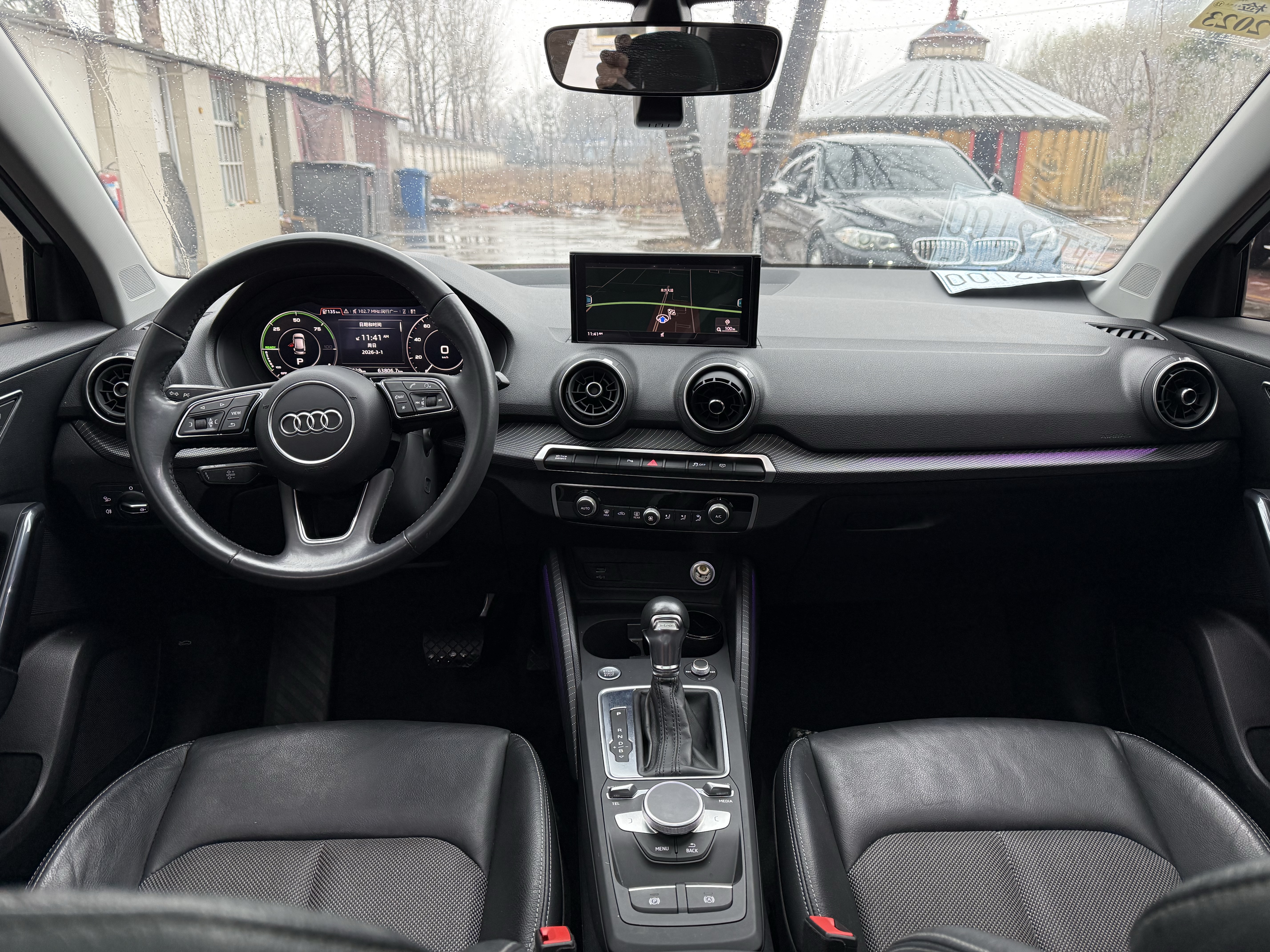 Audi Q2L e-tron 2021 immagine di auto #8