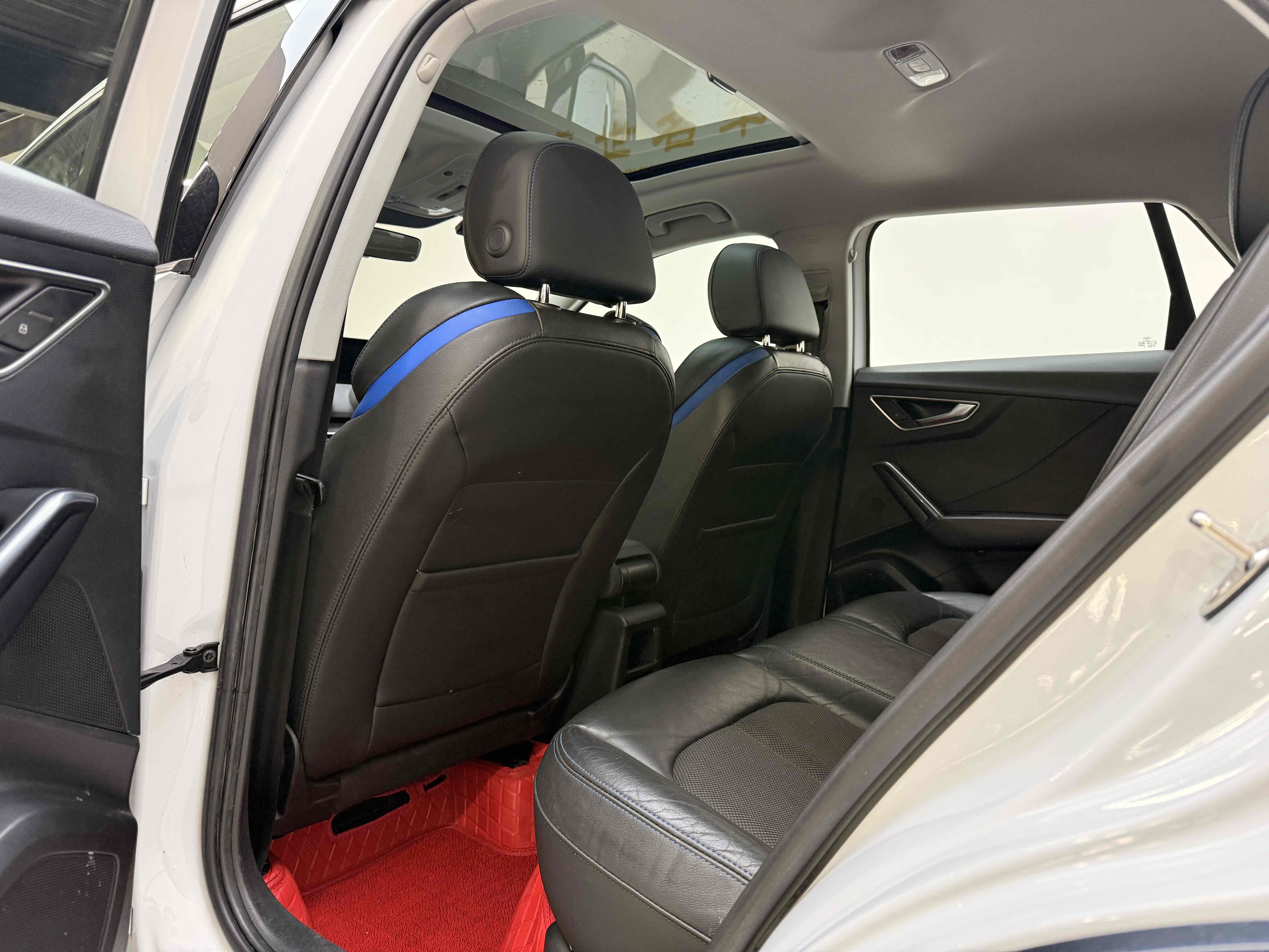 Audi Q2L e-tron 2021 صورة سيارة #8